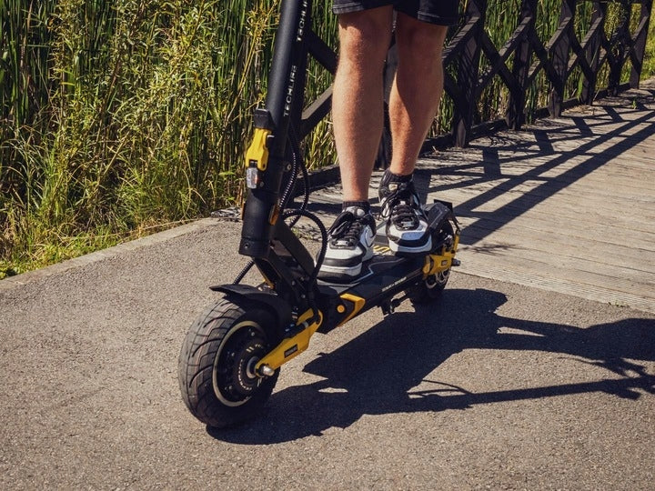 ELECTRIC SCOOTER TECHLIFE Q5 RSX V3 2026 3000W REMOTE CONTROL 30AH RANGE 100KM Color yellow