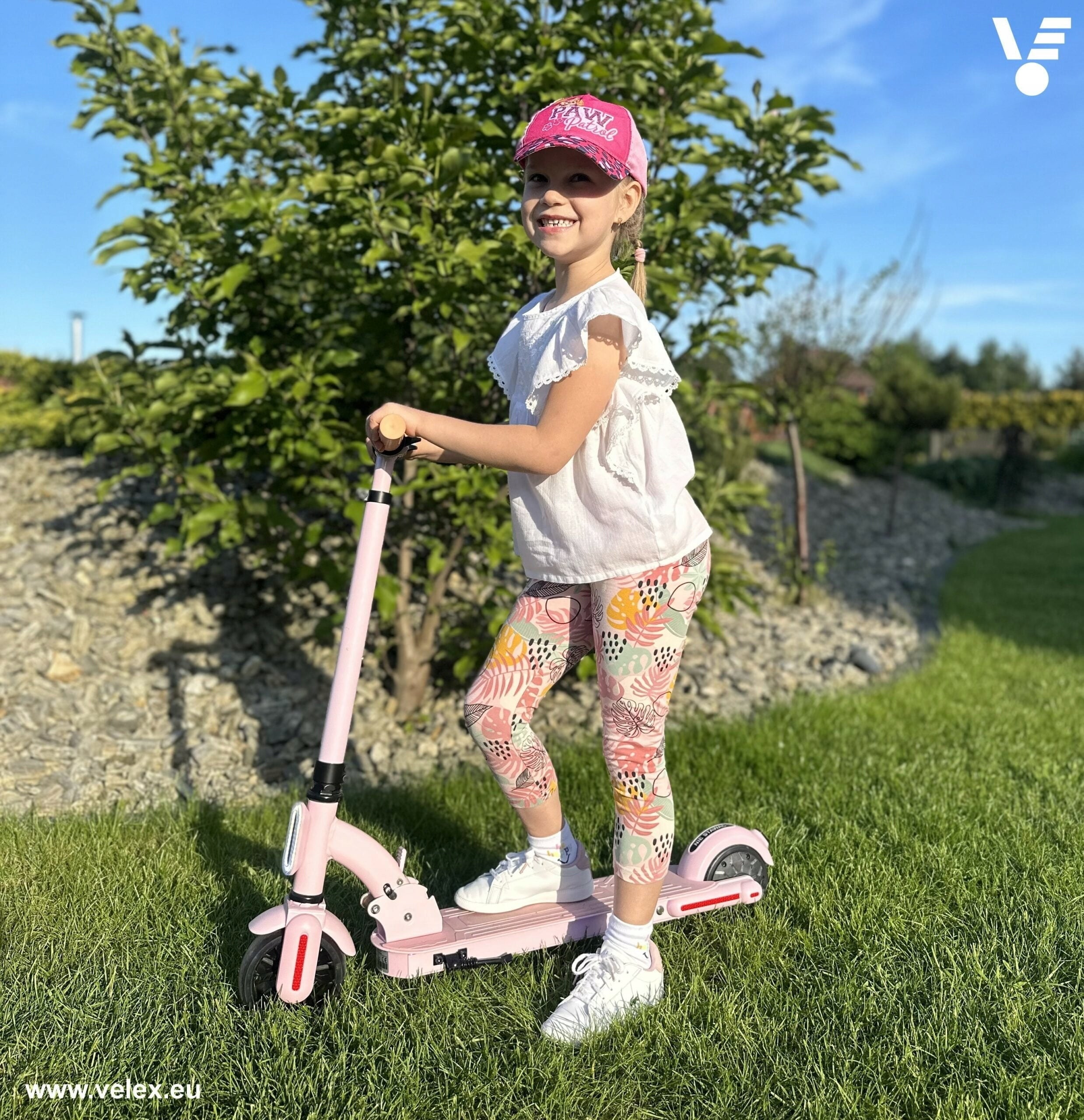 ELECTRIC SCOOTER for children VELEX model KIDS1 black Engine power 90 W