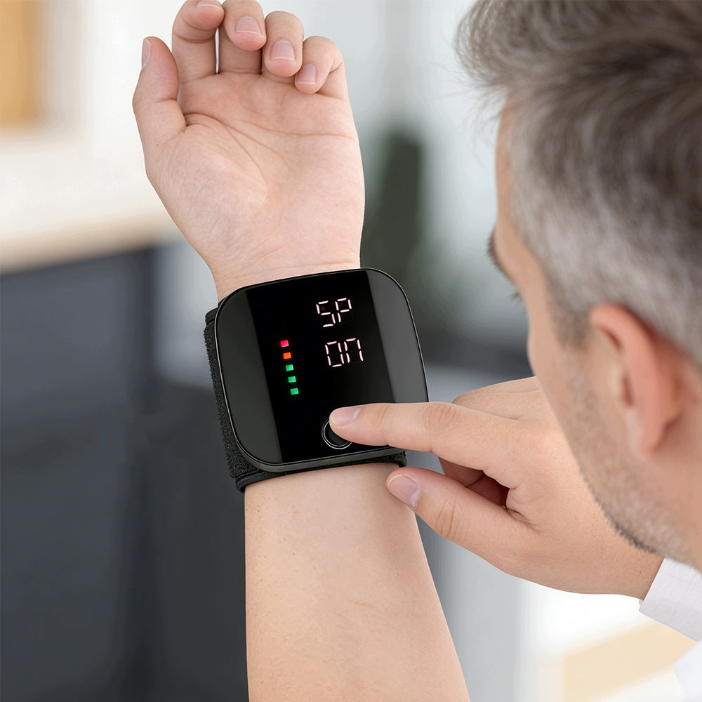 ELECTRONIC WRIST BLOOD PRESSURE MONITOR CASE BATTERY LCD Packaging status original