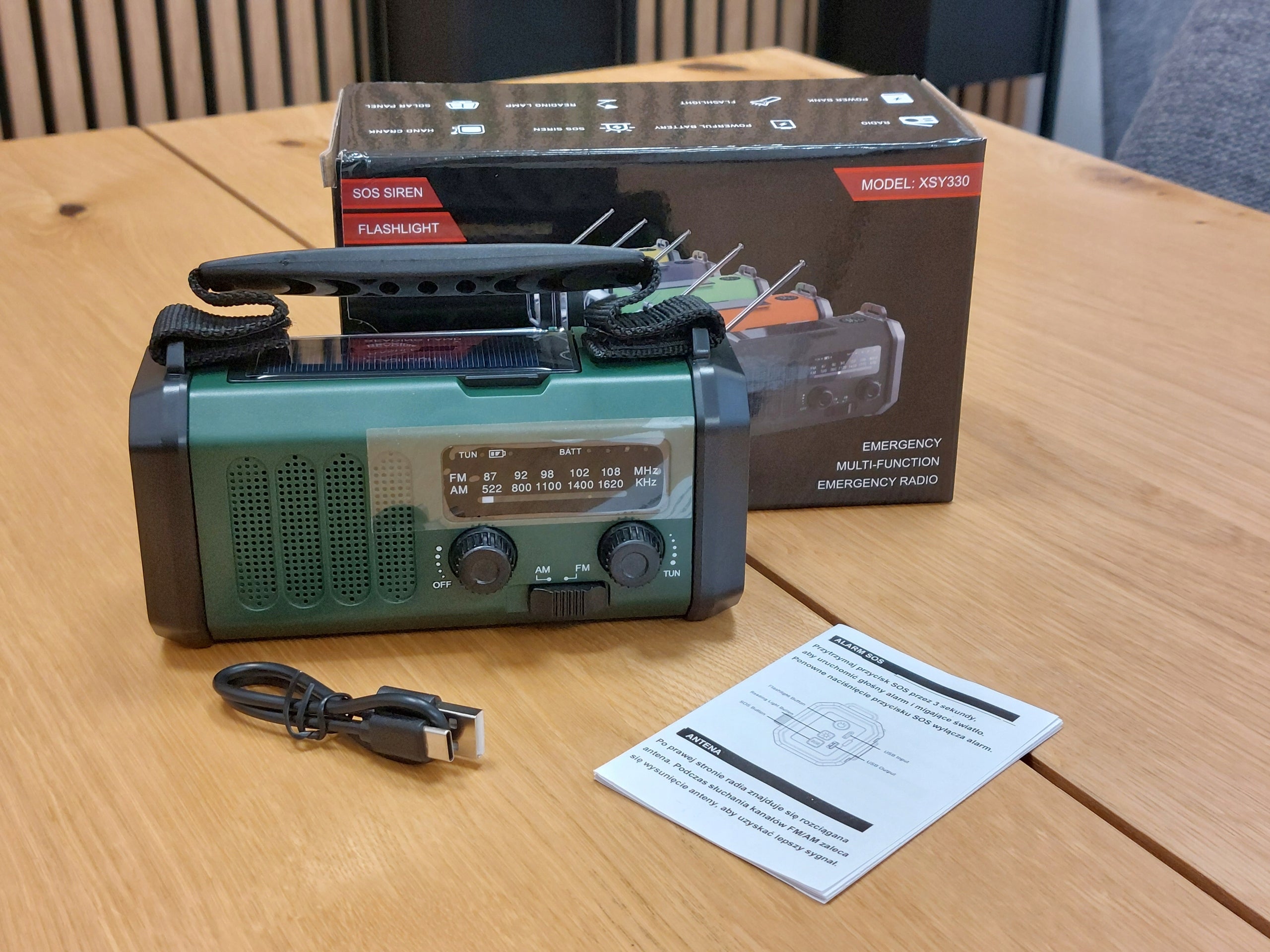 EMERGENCY SOLAR RADIO POWERBANK SOS USB COMPASS CRANK DYNAMO 10000 mAh Manufacturer code XJ5841