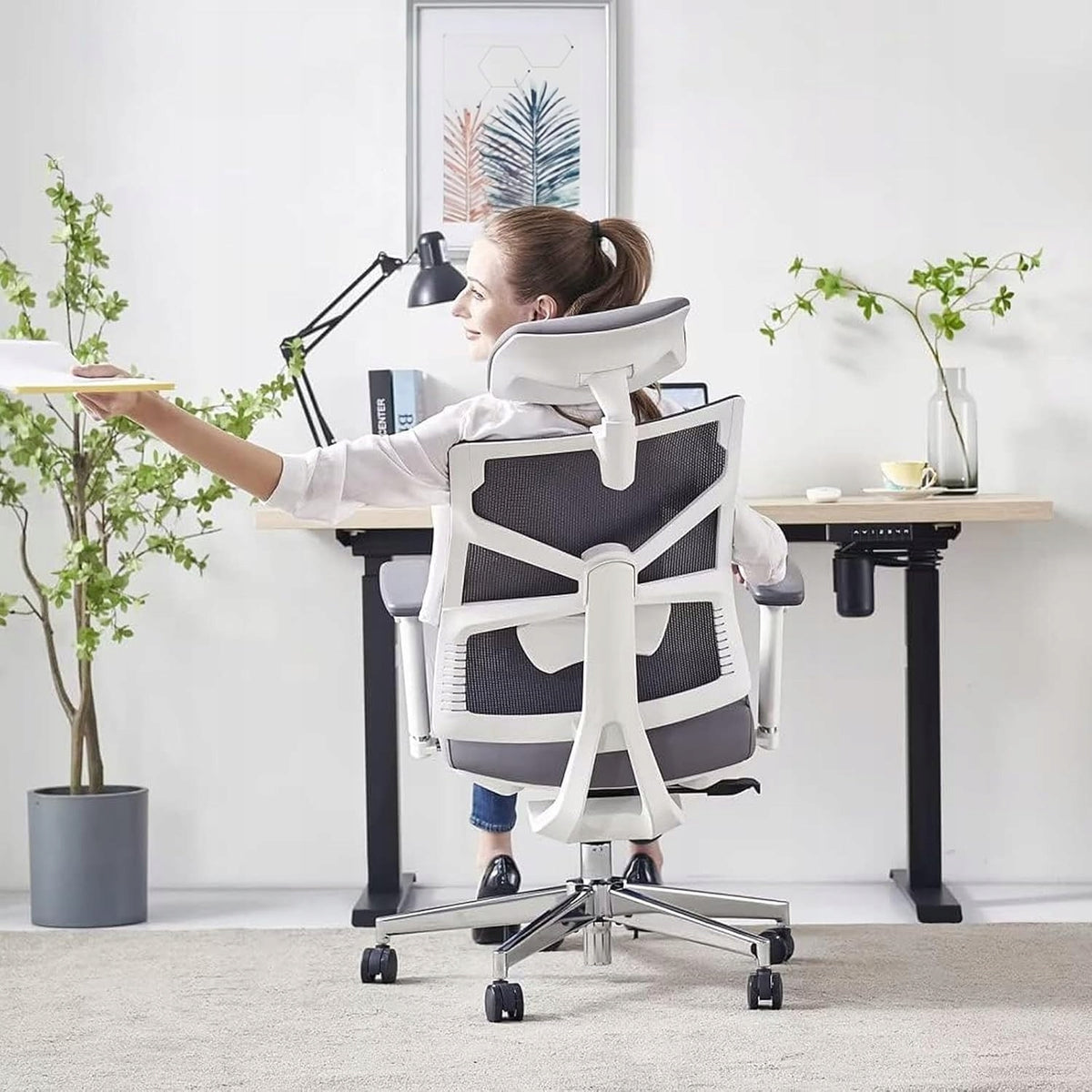 ERGONOMIC OFFICE CHAIR WITH 4D ARMRESTS AND 2D HEADREST Manufacturer code biurk1