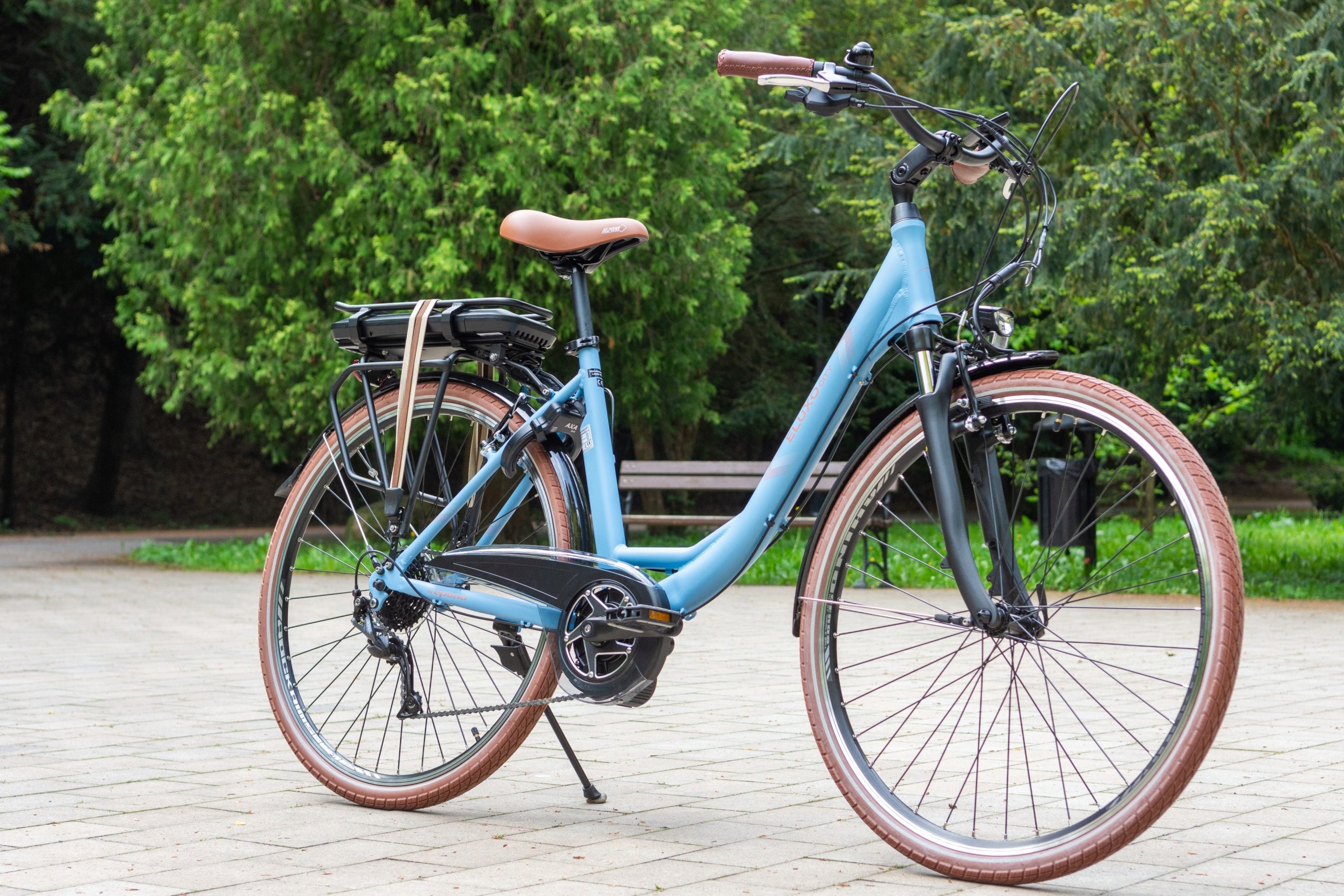 Electric Bike Women's Urban Alu 250 W Shimano LCD Mudguards Luggage Rack Wheel size (") 28