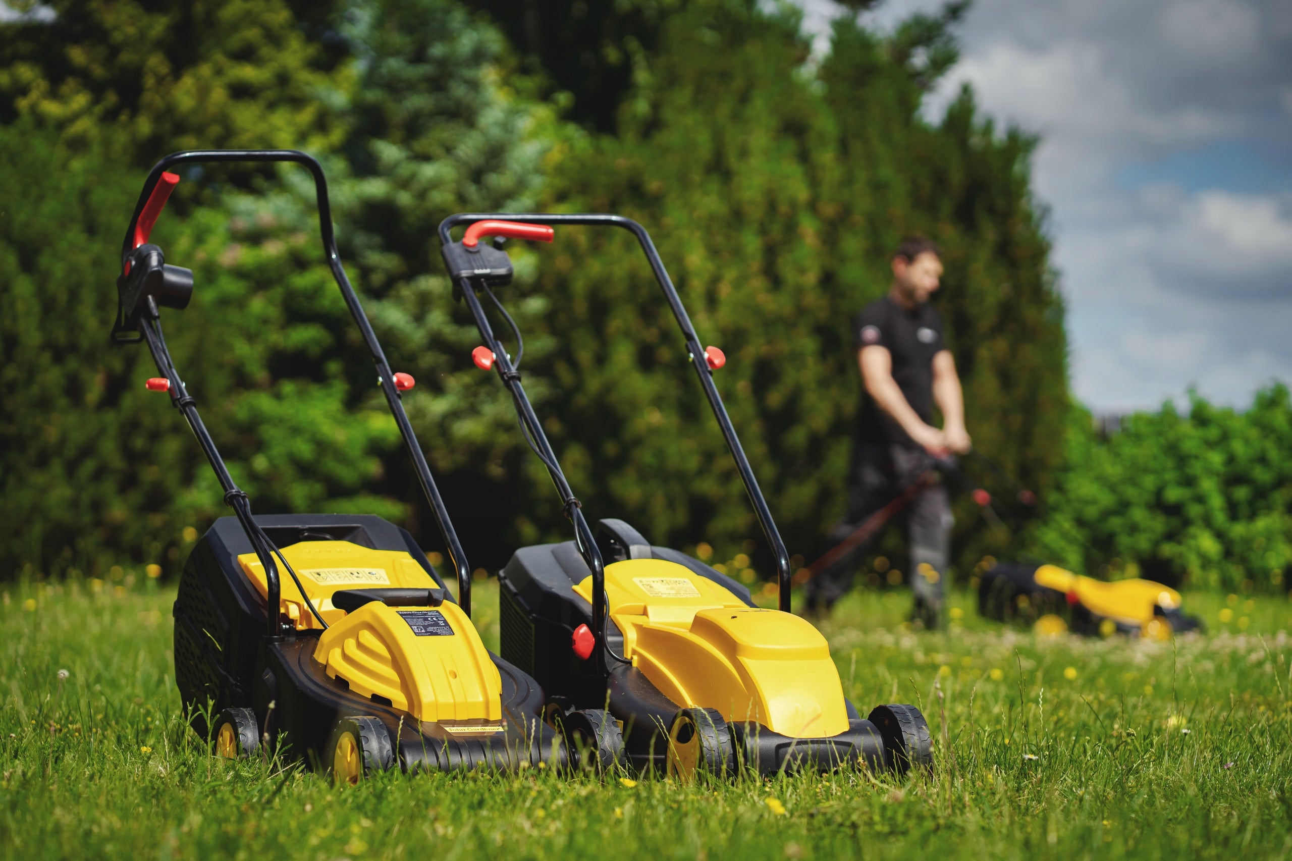 Electric Lawn Mower Strong 2000W 32cm Large Basket 30L Adjustable 3stp Packaging status original
