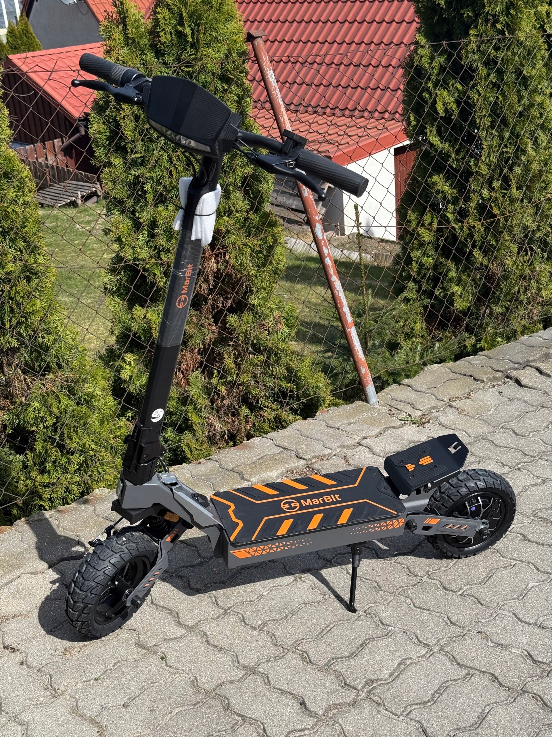 Electric Off-Road Scooter F1 LONG RANGE 60km POWERFUL 800W BATTERY 15Ah Color black
