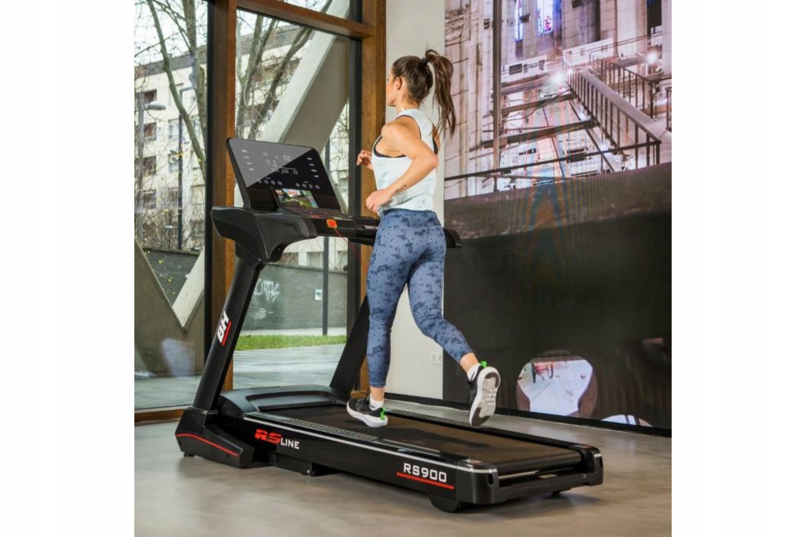 Electric Training Treadmill RS900 Led BH Fitness + Equipment Mat Maximum user weight 150 kg