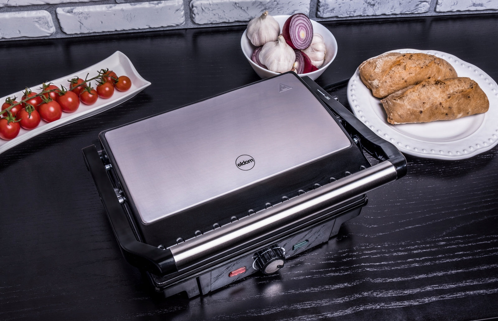 Electric grill Eldom GK130 1600W silver-black Dominant color silver/gray
