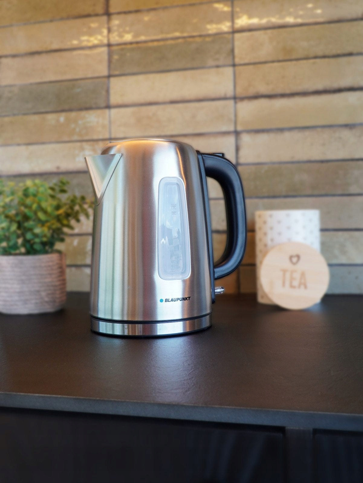 Electric kettle Blaupunkt EKS412 2200 W 1,7 l silver Capacity 1.7 l