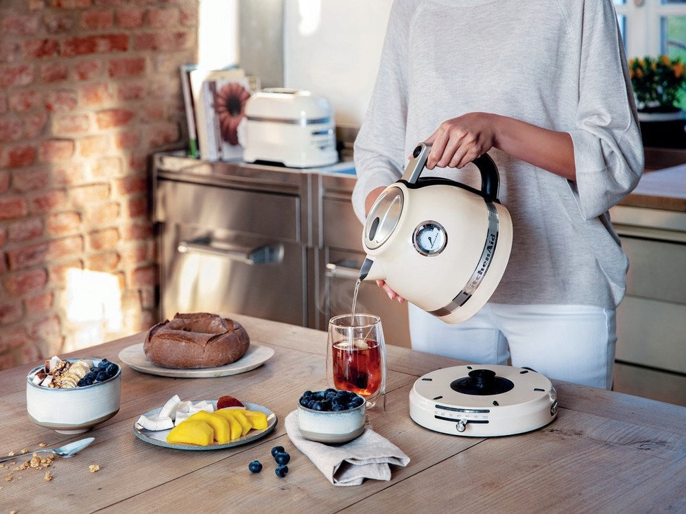 Electric kettle KitchenAid 5KEK1522EAC Filter yes