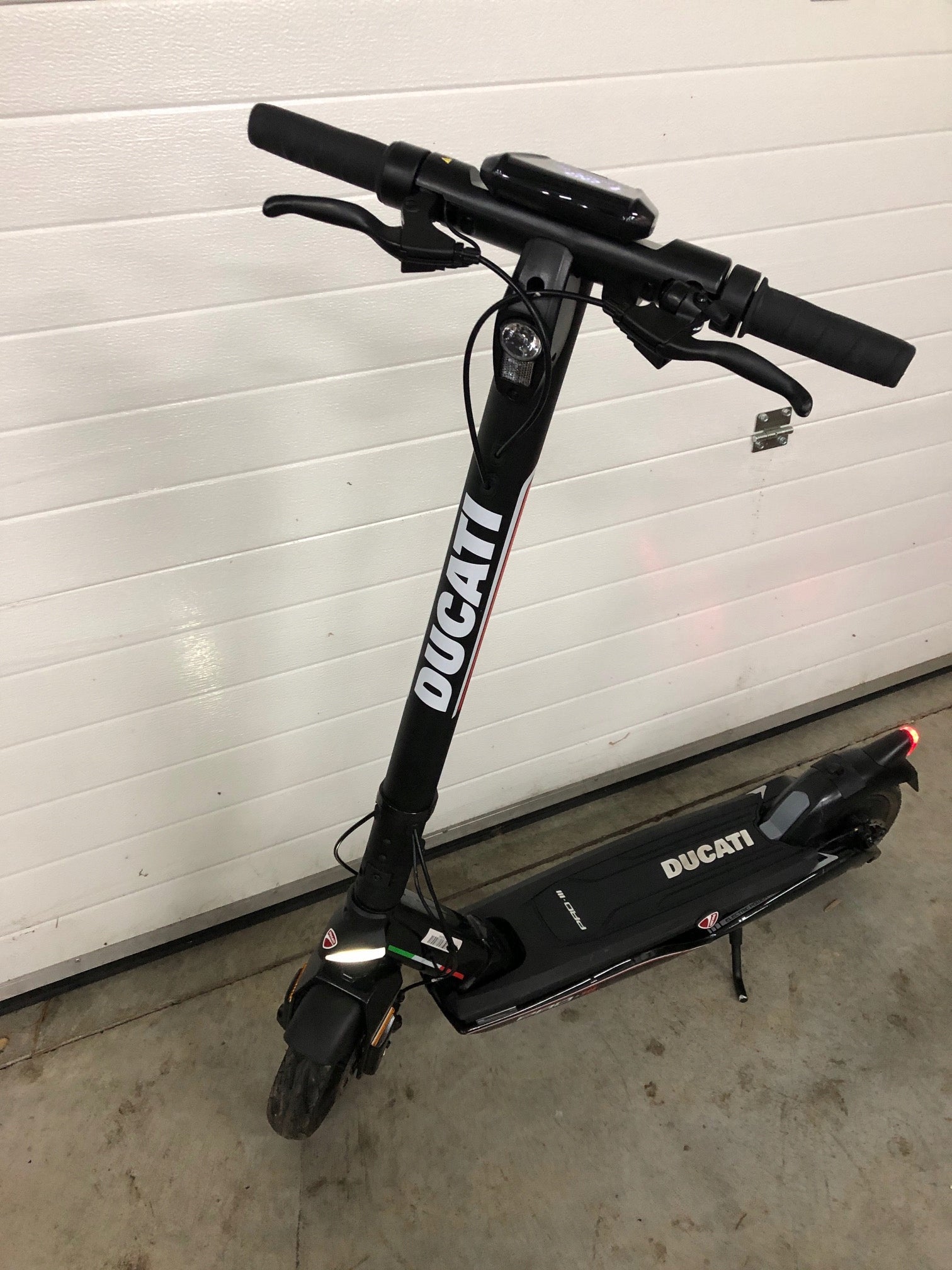 Electric scooter Ducati PRO-III Manufacturer code MN-DUC PRO3-2021