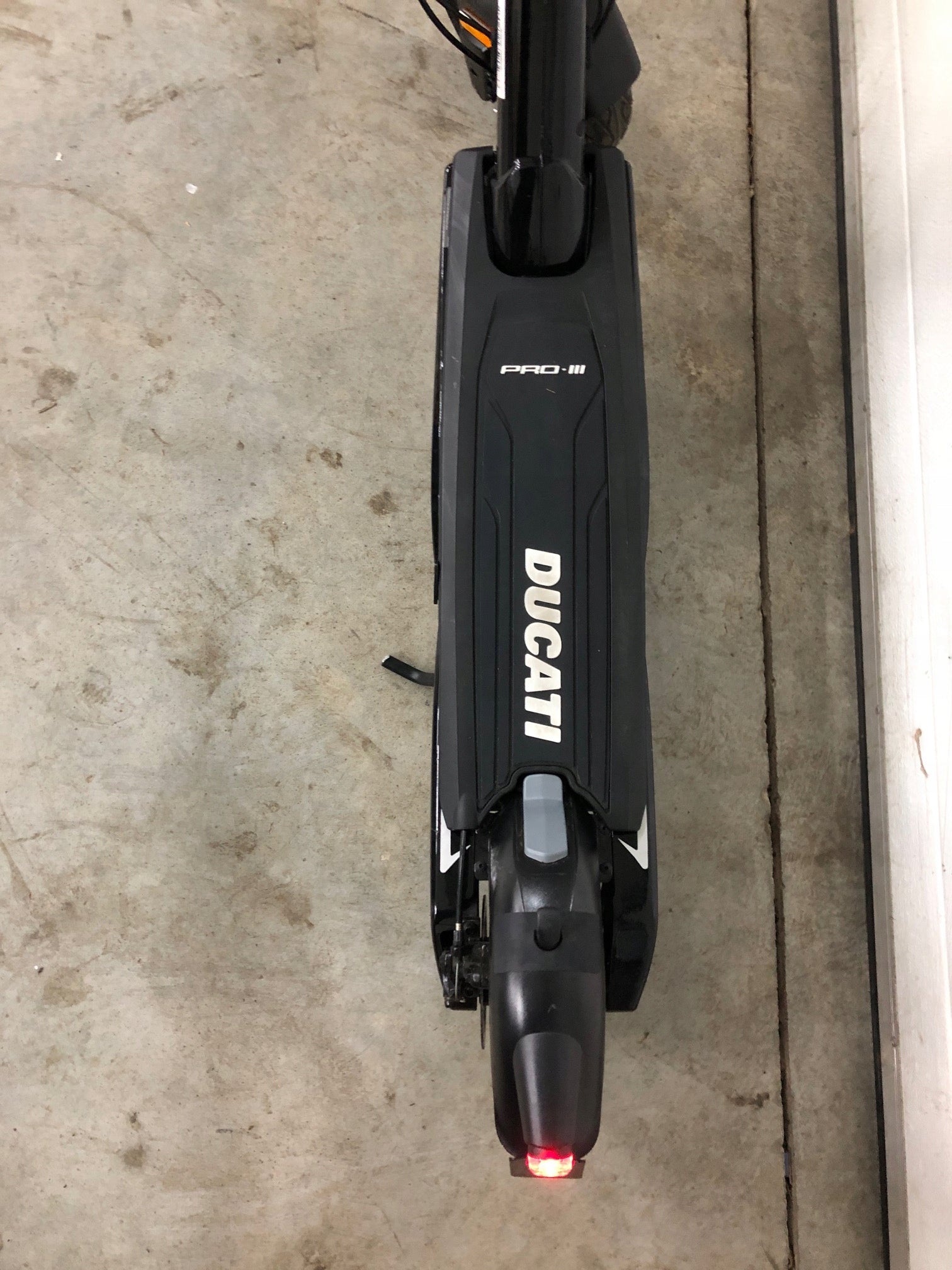 Electric scooter Ducati PRO-III Weight 17.5 kg