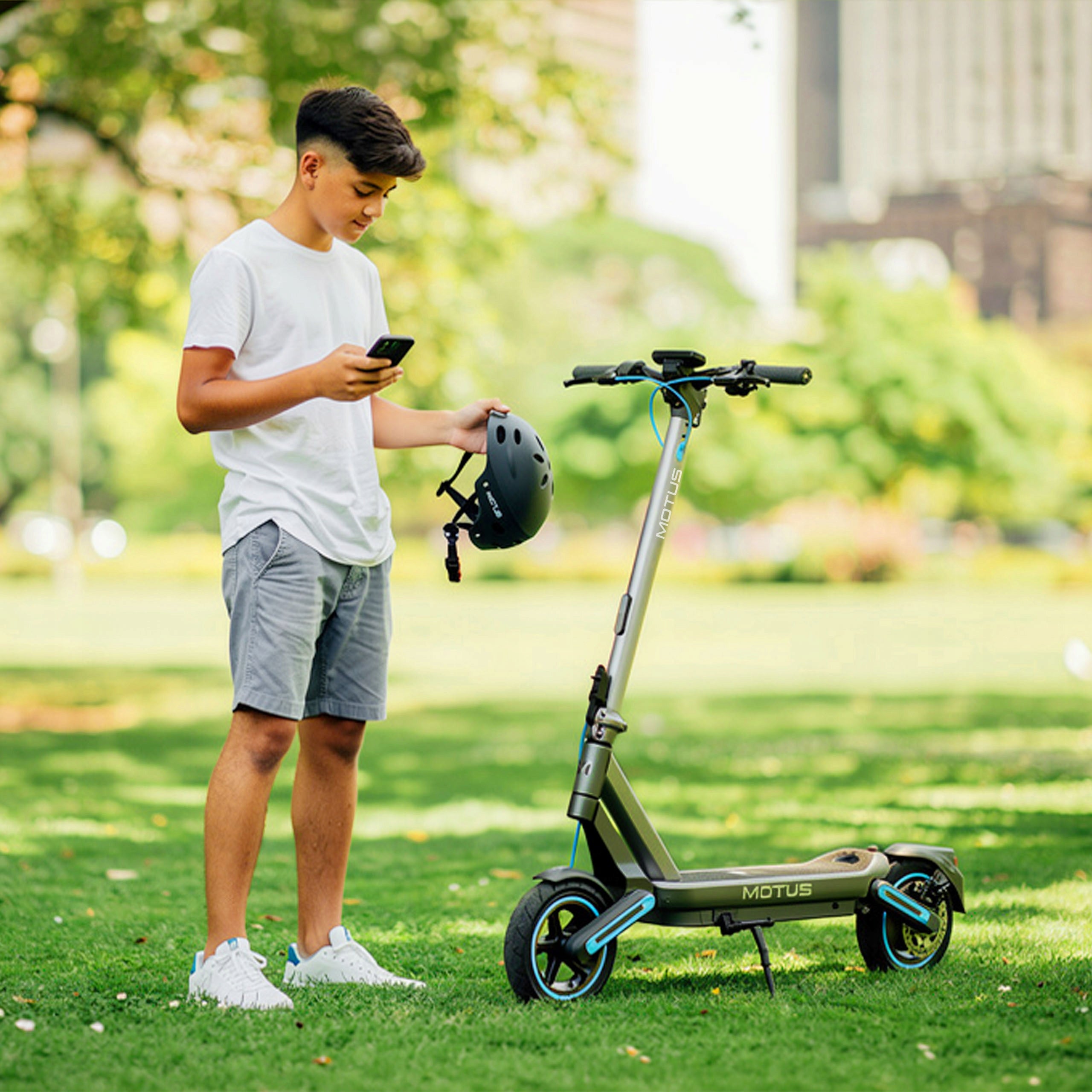 Electric scooter Motus Scooty 10 Max range 80km NFC application 800W Model Hulajnoga Motus Scooty 10 Max
