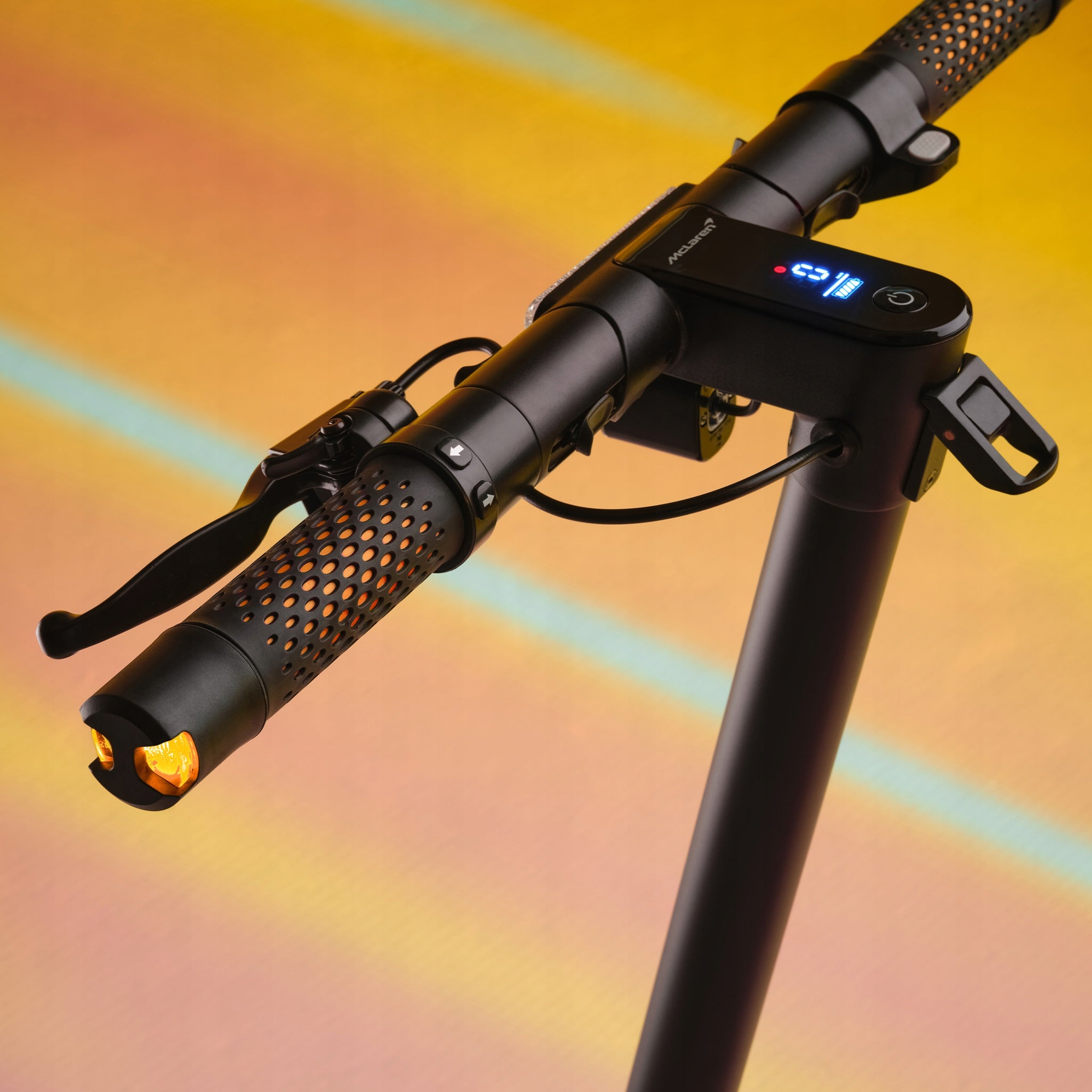 Electric scooter PURE McLaren x limited edition x 500W x 50 km IP65 Brand STREETBOOSTER