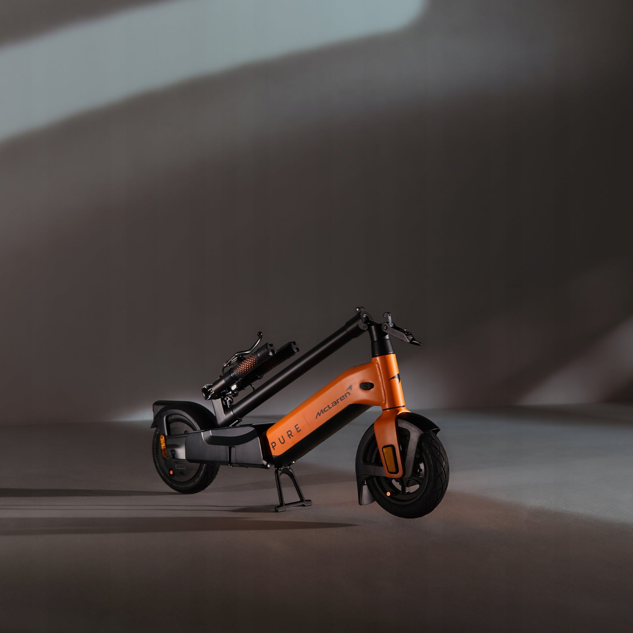 Electric scooter PURE McLaren x limited edition x 500W x 50 km IP65 Color orange