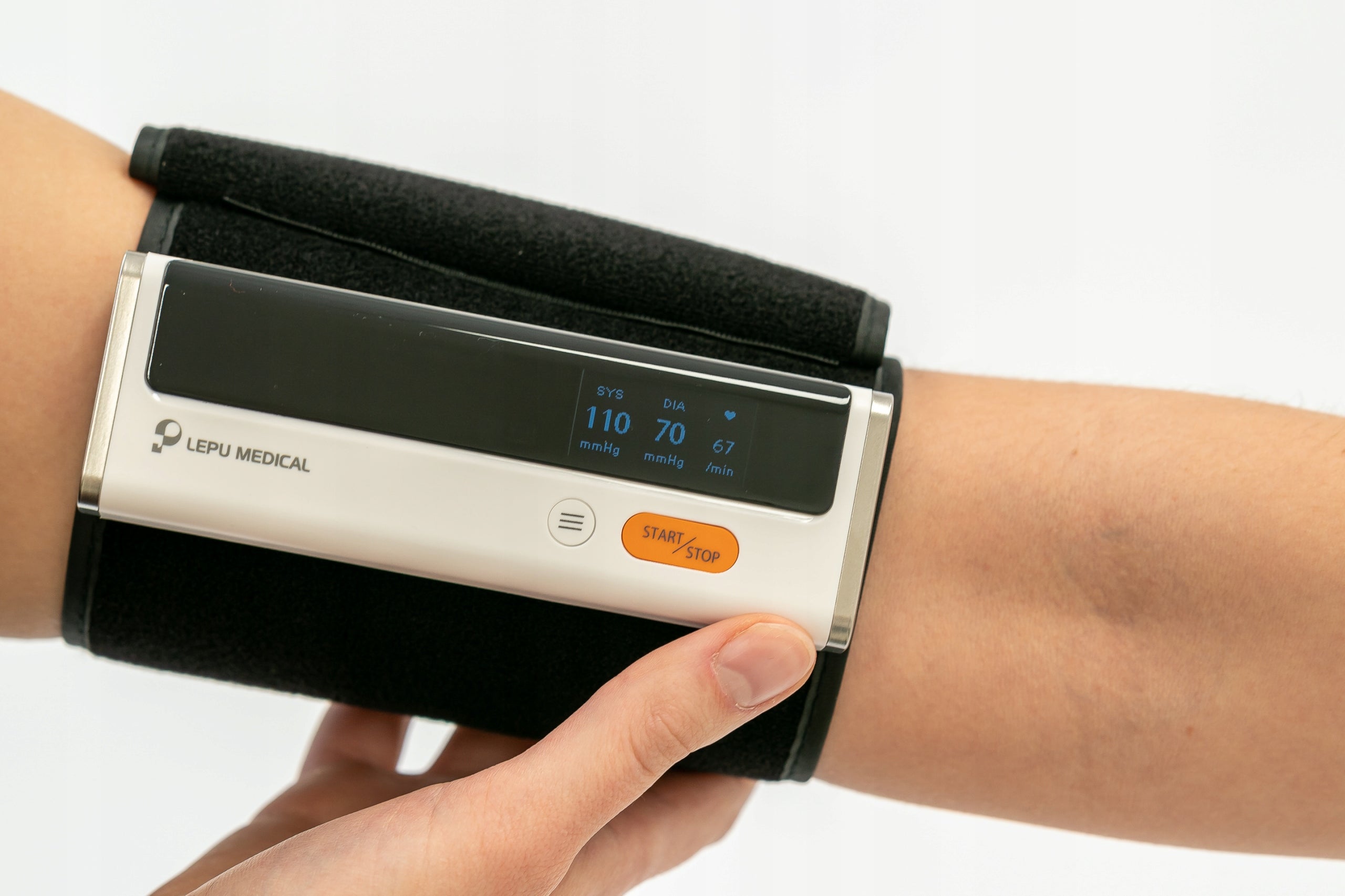 Electronic blood pressure monitor with Bluetooth and ECG wireless Packaging status original