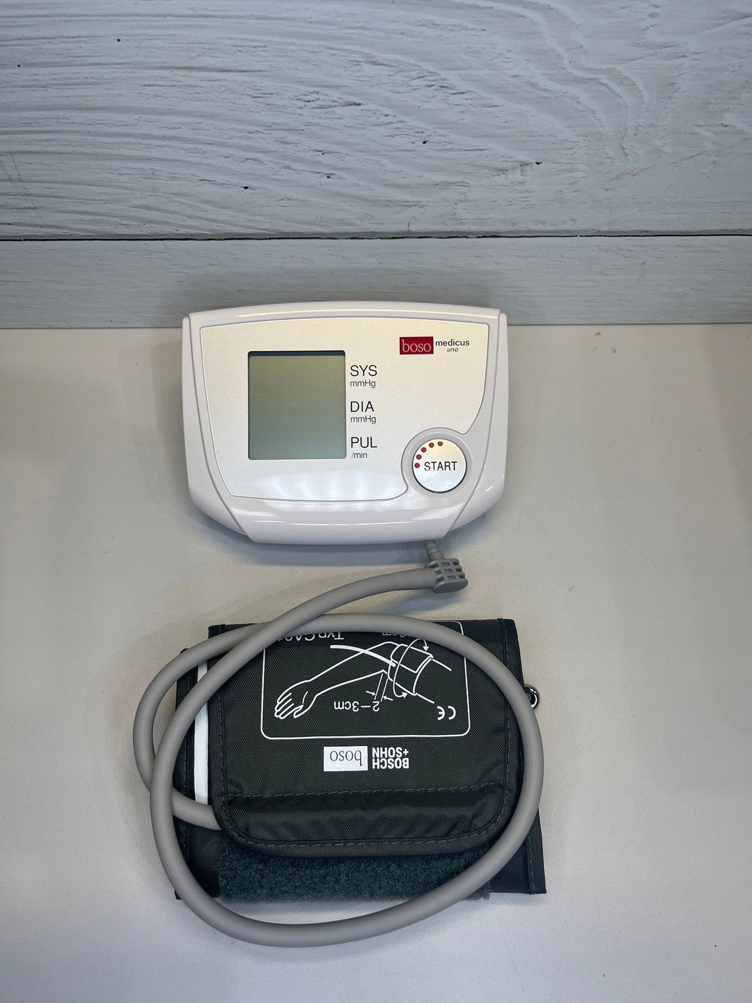 Electronic shoulder blood pressure monitor Bosch Sohn Medicus Uno 22-32 Medical device no