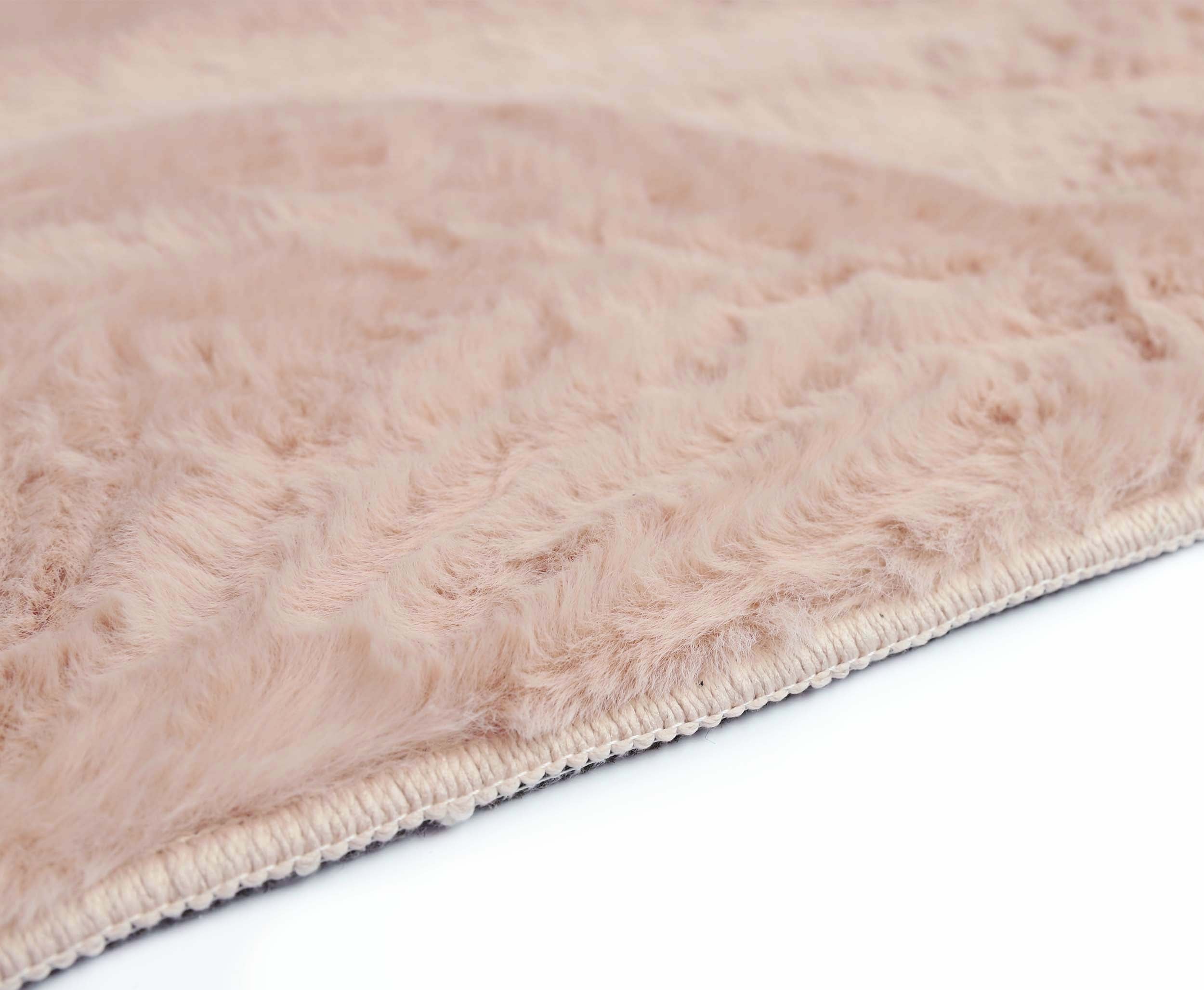 FASHIONABLE PLUSH CARPET RABBIT FUR SOFT VELVET RABBIT 140x200 cm Kind shaggy