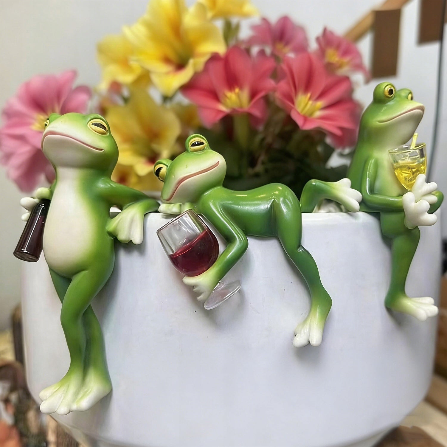 FIGURINES FROG DECORATIVE SMALL SET OF 3 PIECES FOR POTS AND GARDEN Manufacturer no brand