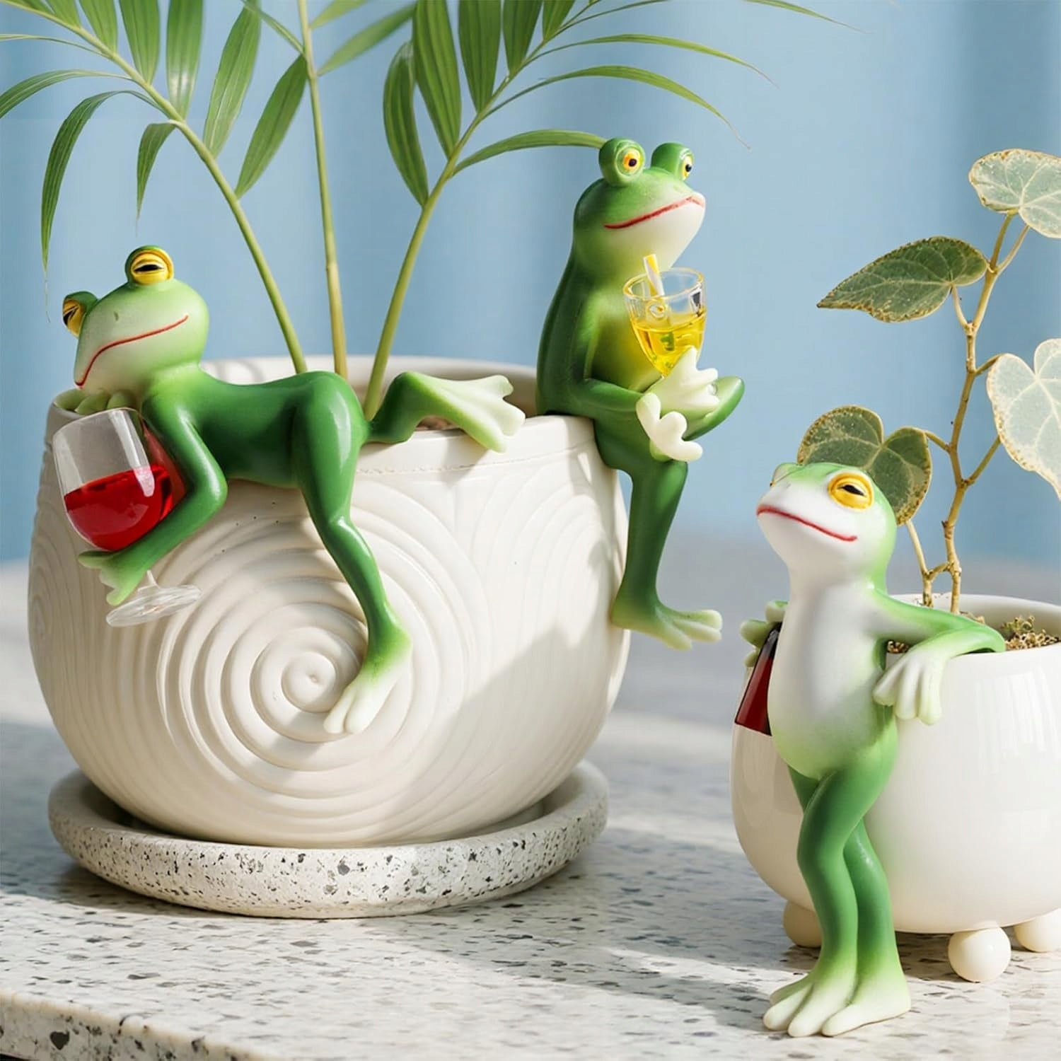 FIGURINES FROG DECORATIVE SMALL SET OF 3 PIECES FOR POTS AND GARDEN Product weight with unit packaging 0.31 kg