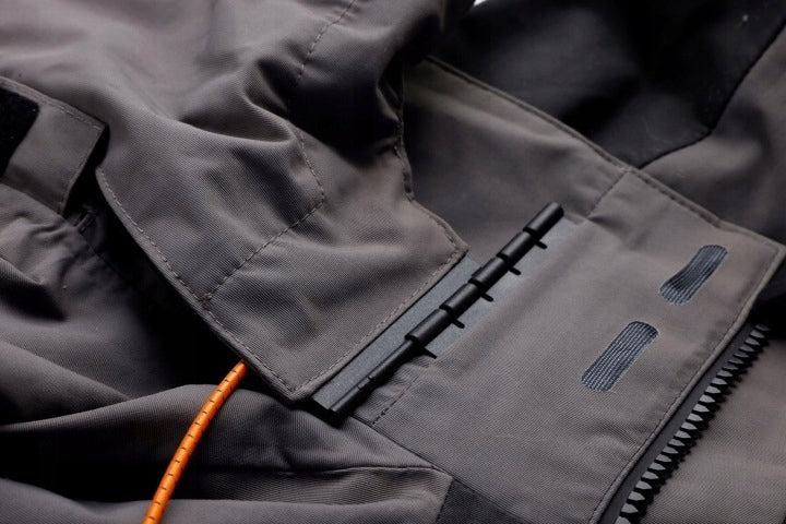 FISHING JACKET SAVAGE GEAR SIZE L WATERPROOF WINDPROOF Brand Savage Gear