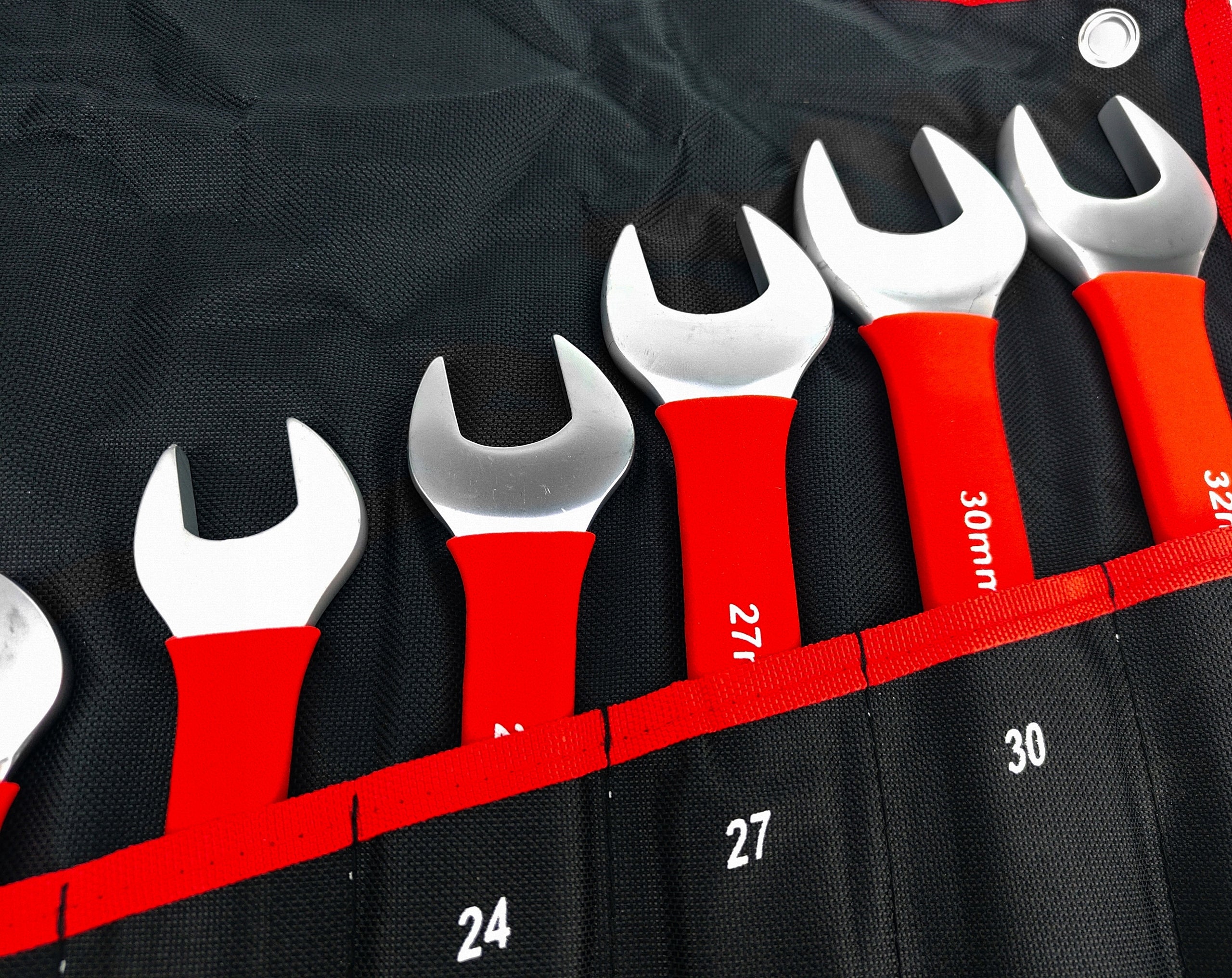 FLAT EYE WRENCHES 6-32 SET OF FLAT WRENCHES IN RUBBER CRV 17EL. SET Product weight with unit packaging 3.16 kg