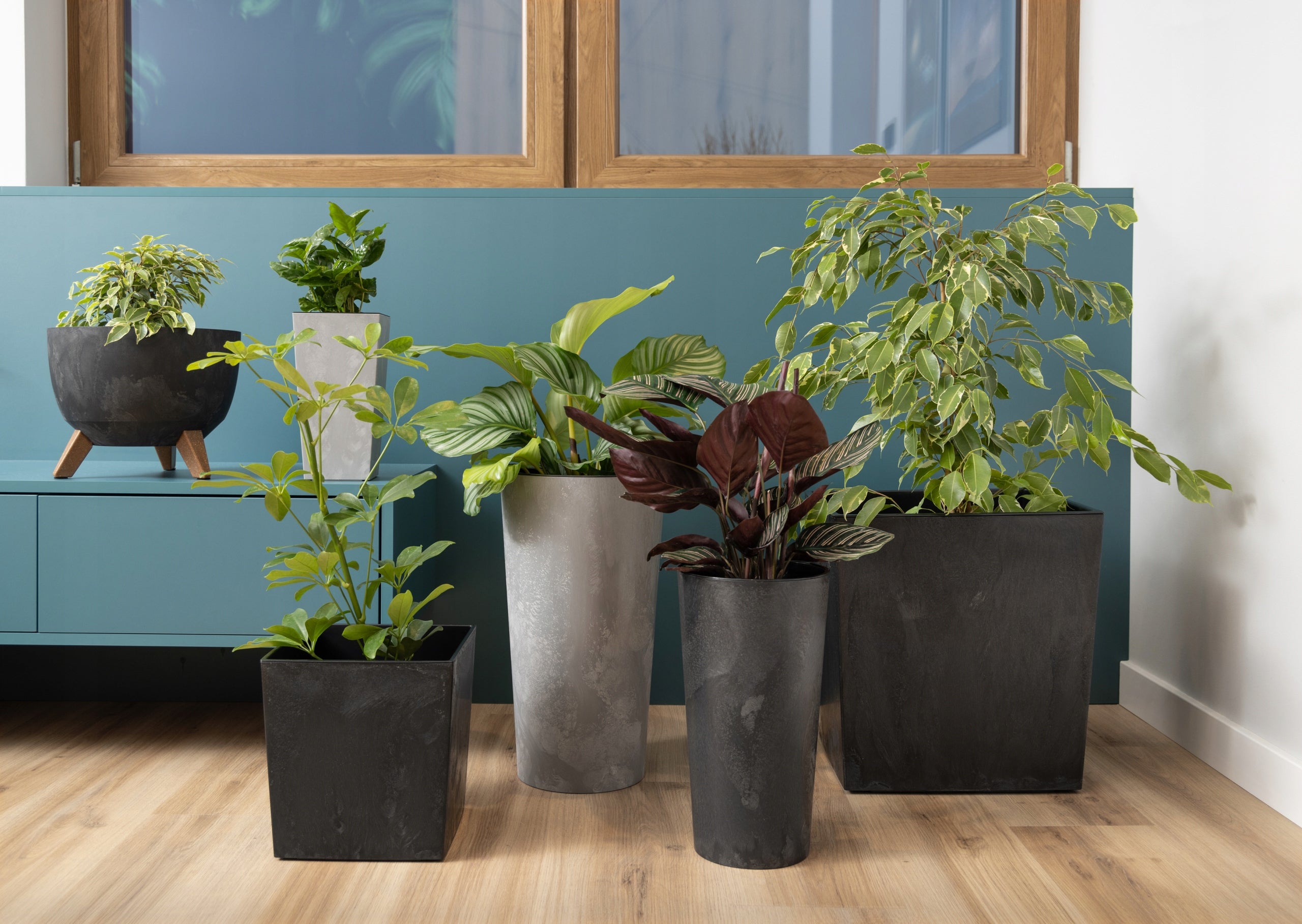 FLOWER POT CASING MAGNOLIA 30 ECO RECYCLED CONCRETE EFFECT BLACK CONCRETE Product height 26.4 cm
