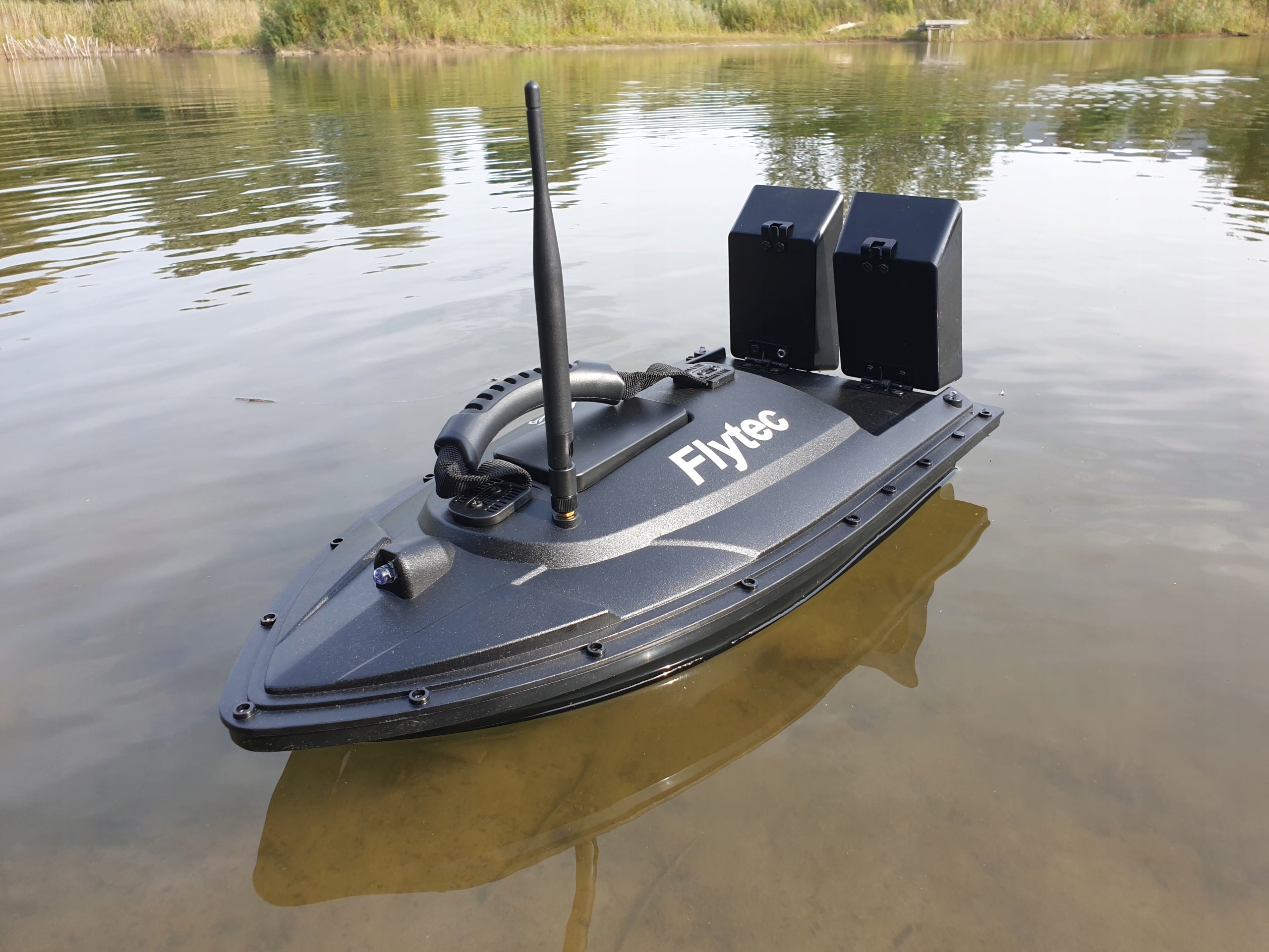 FLYTEC PRO BAIT BOAT LATEST CONTROLLER!!! Range 500 m