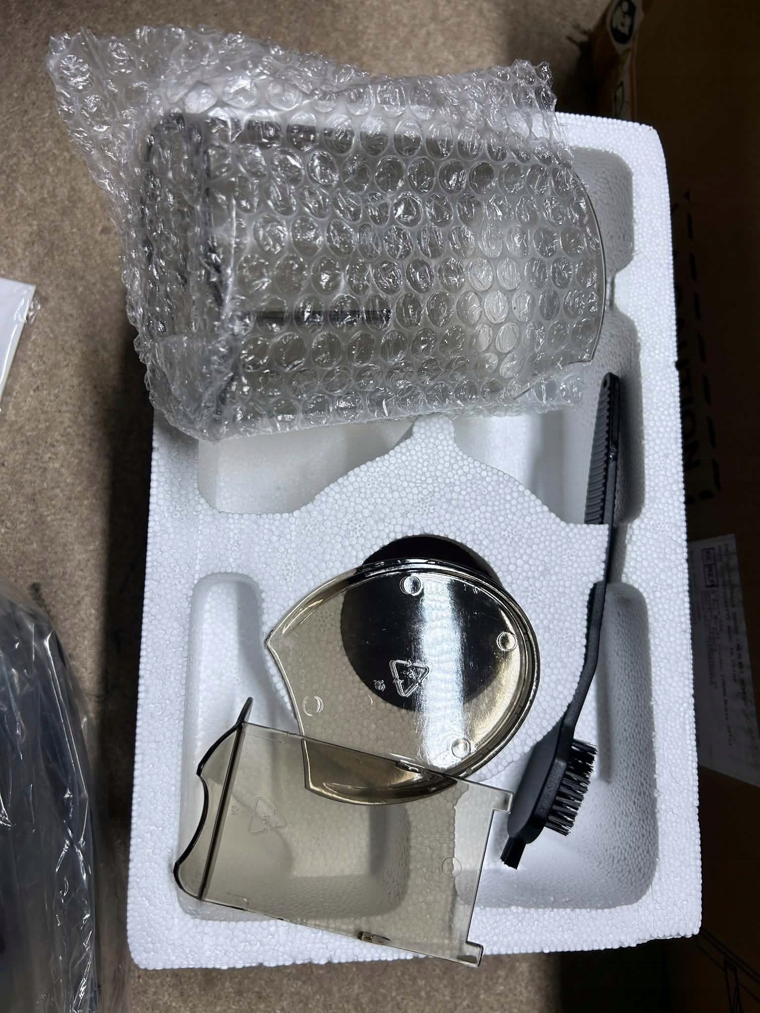 FRUIT AND VEGETABLE JUICER 3 GEARS LARGE HOLE 900W FOHERE BLACK Manufacturer code AMR516