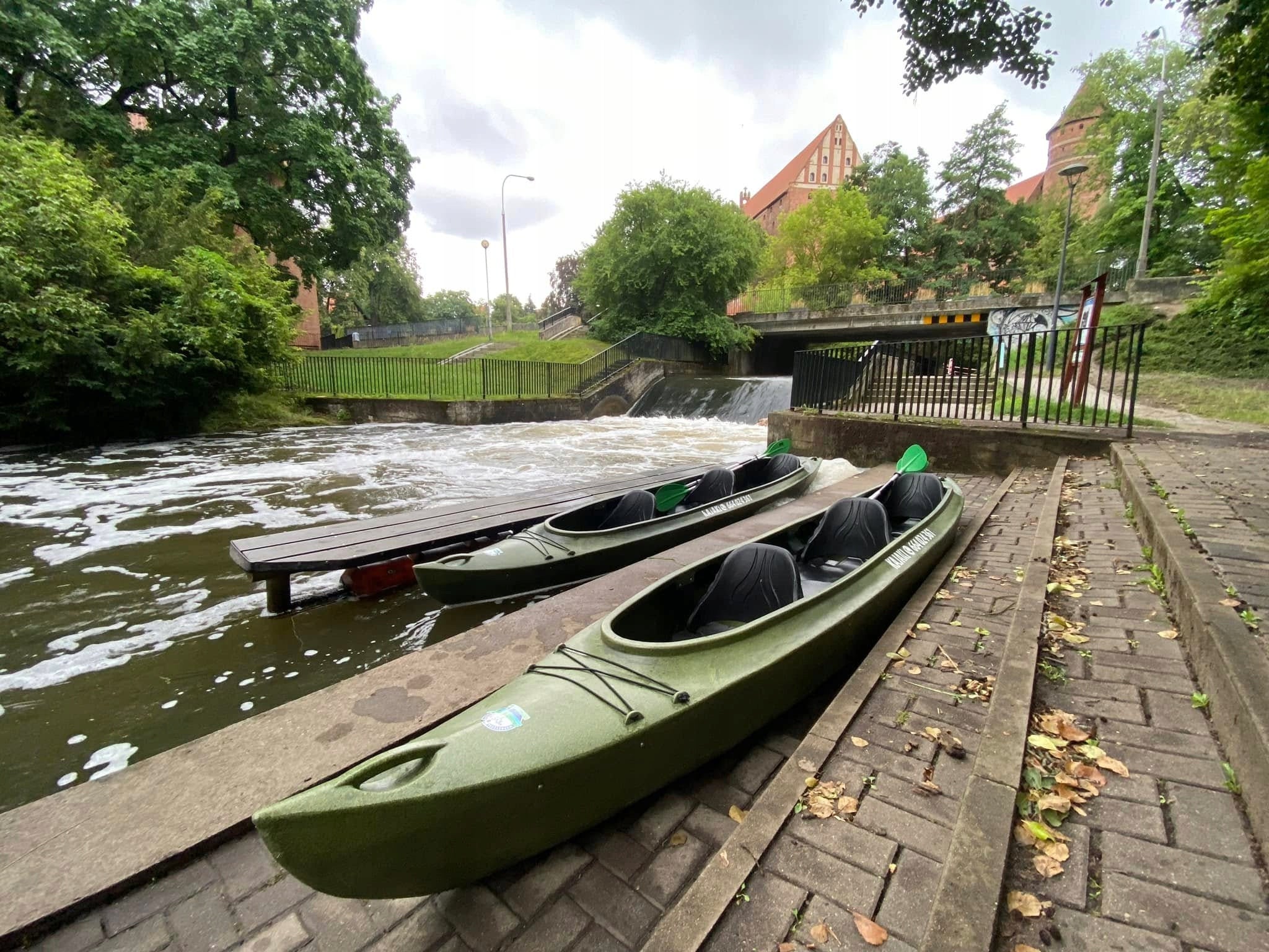 Family Canoe Polyethylene Triple 3+1 Roteko WALKER Lime 496cm Model Walker Limonka