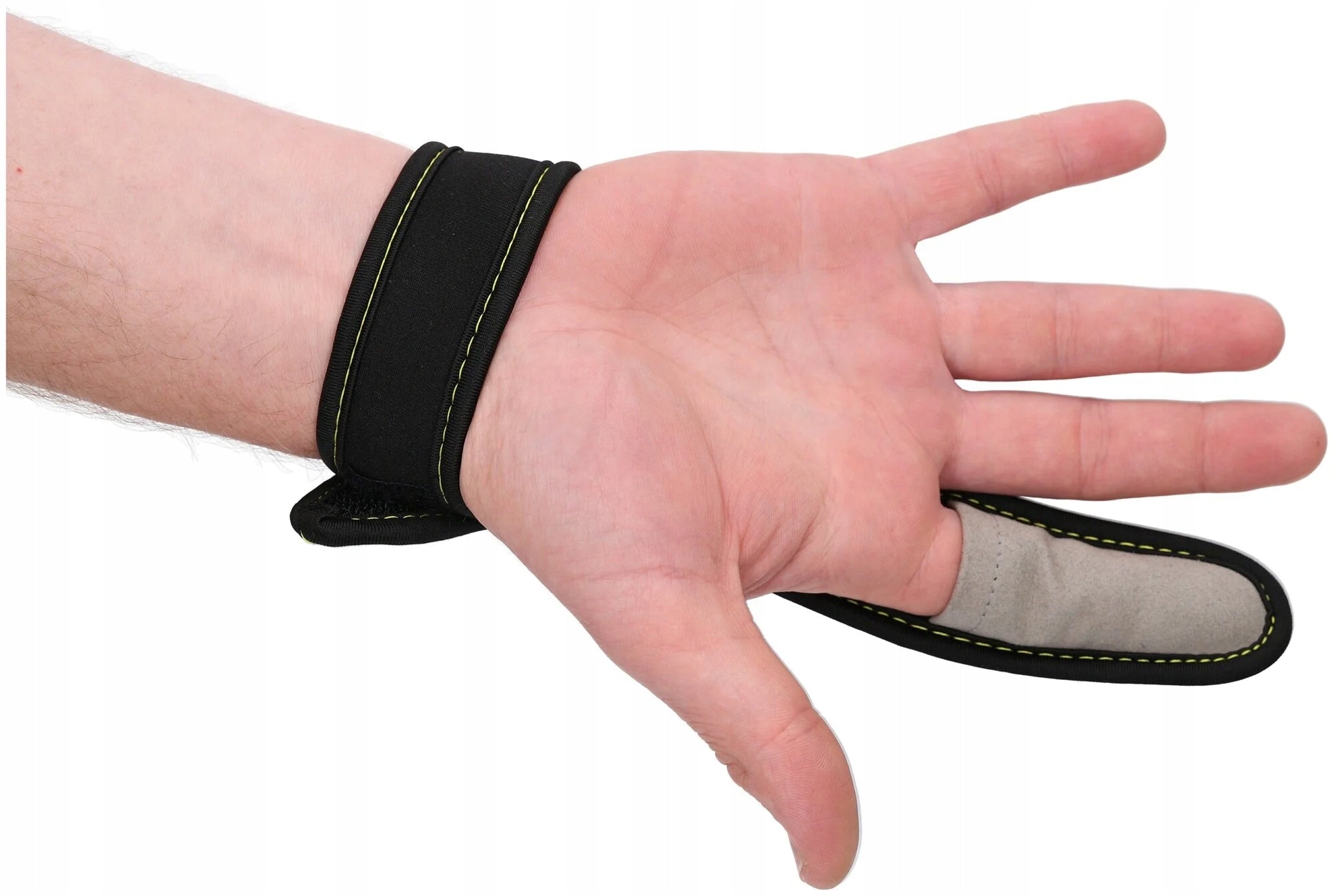 Finger protector for throws MIKADO AMC-046 Color black