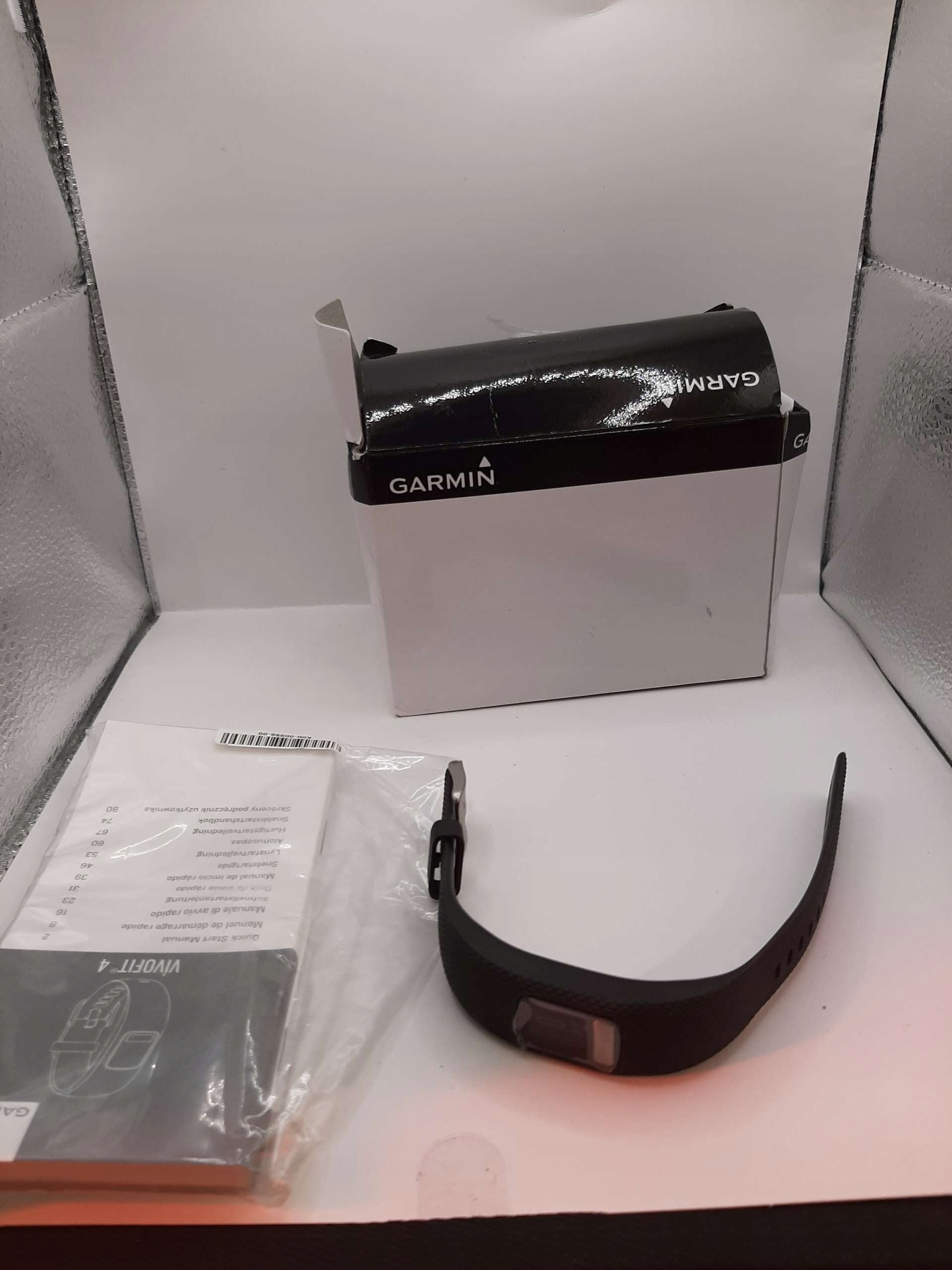 Fitness náramek Garmin Vivofit 4 černý Model Vivofit 4