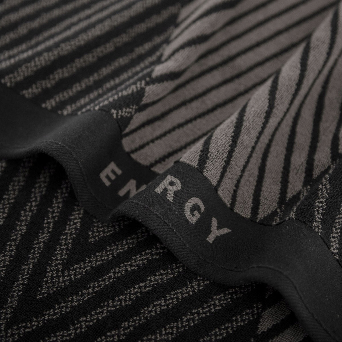 Fitness towel for gyms 50x90 ZWOLTEX world gifts energyblack
