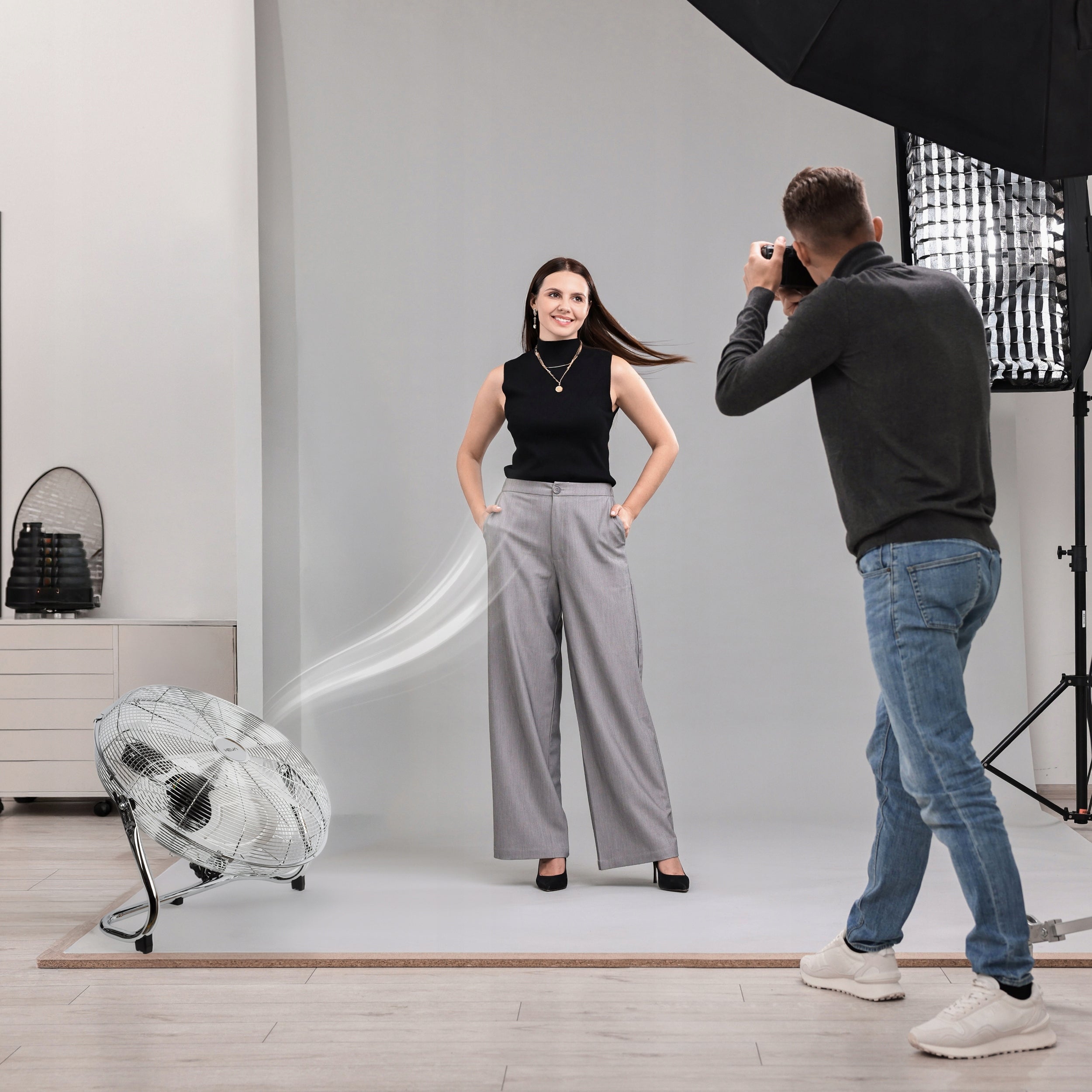 Floor fan HRX large industrial fan powerful 130W up to 50cm chrome Manufacturer code Wentylator cyrkulator duży HEVA HRX 45cm 130W