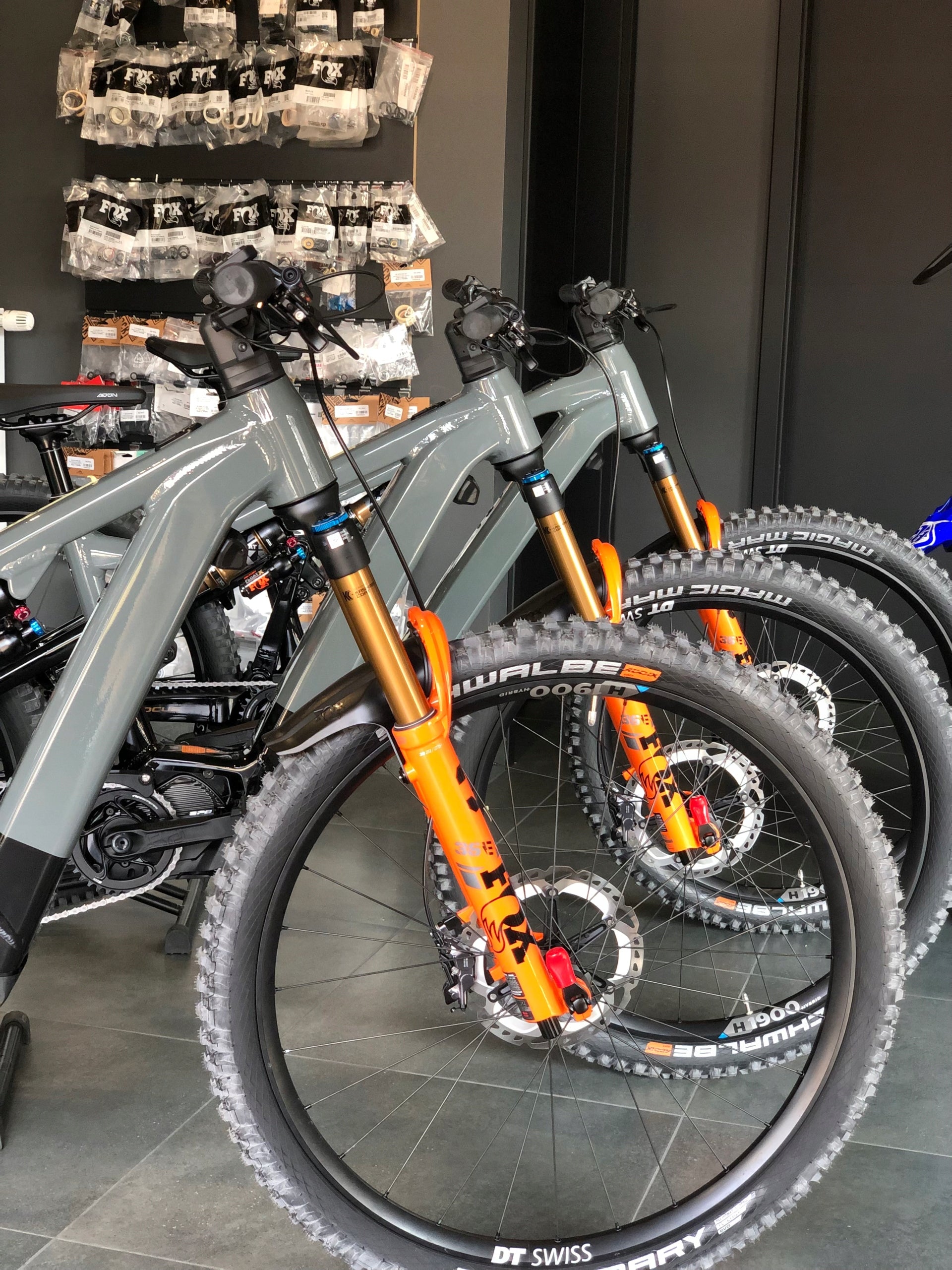 Focus Jam2 7.9 Grey Shimano 720 Wh Automat di2 fox Kashima S Brand FOCUS