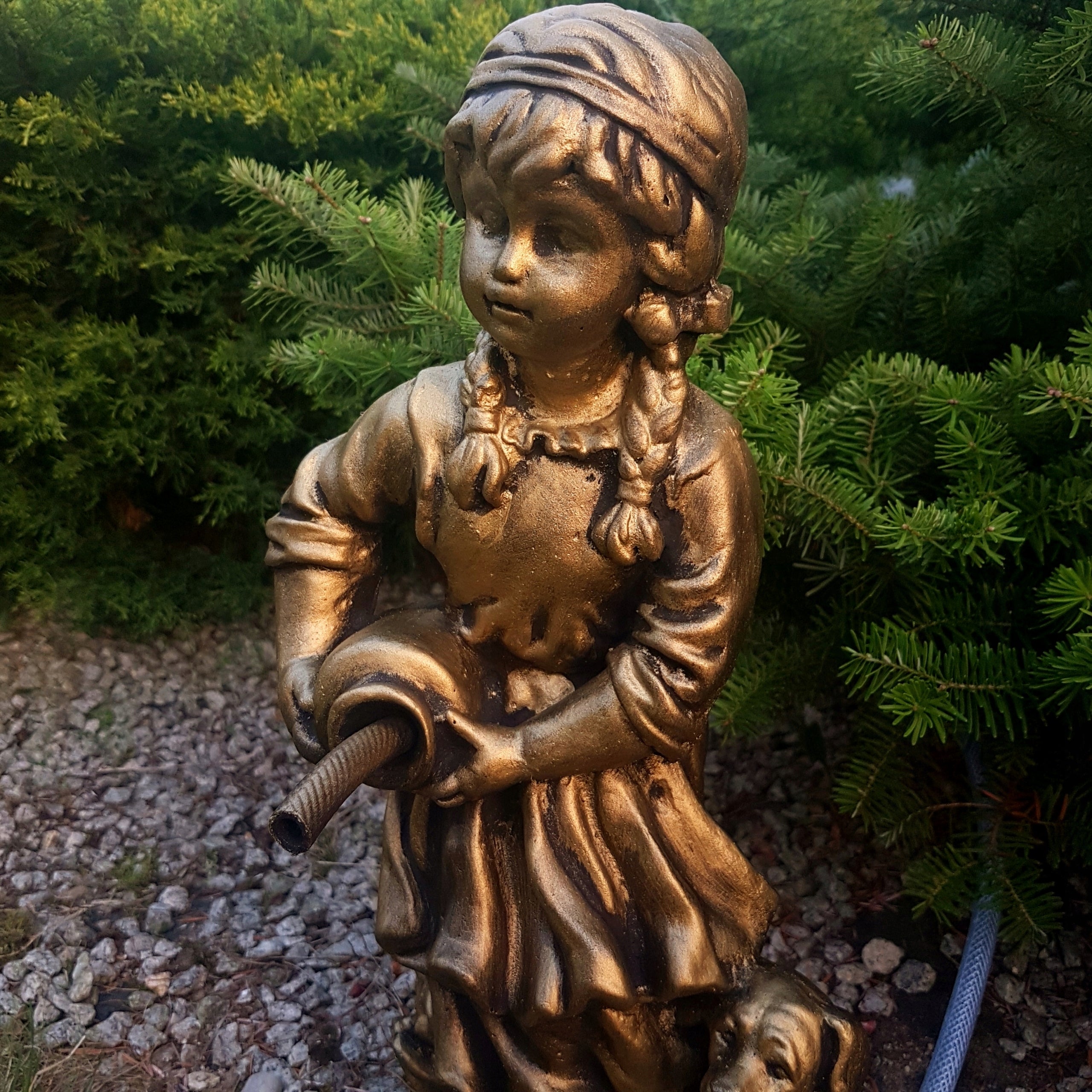 Fountain garden decoration concrete figure girl old gold Product weight with unit packaging 12 kg