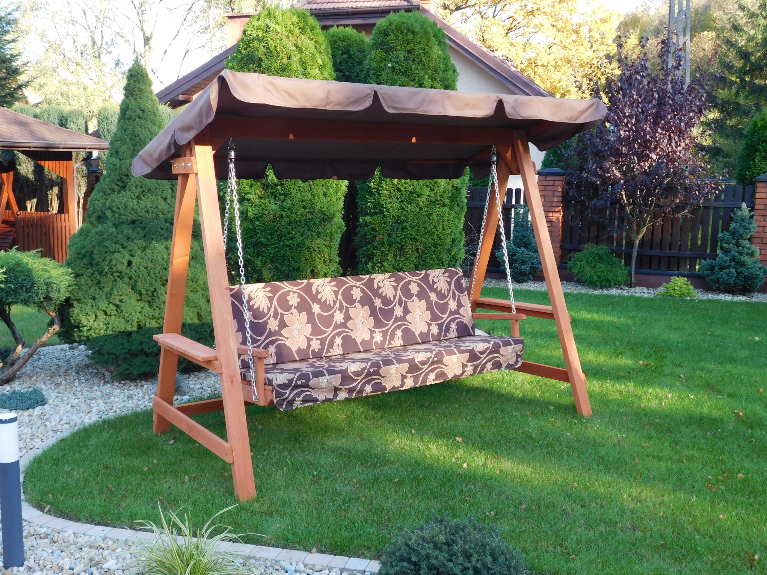 Freestanding 4-Person Garden Swing with Adjustable Canopy Manufacturer code HustawkaTIK