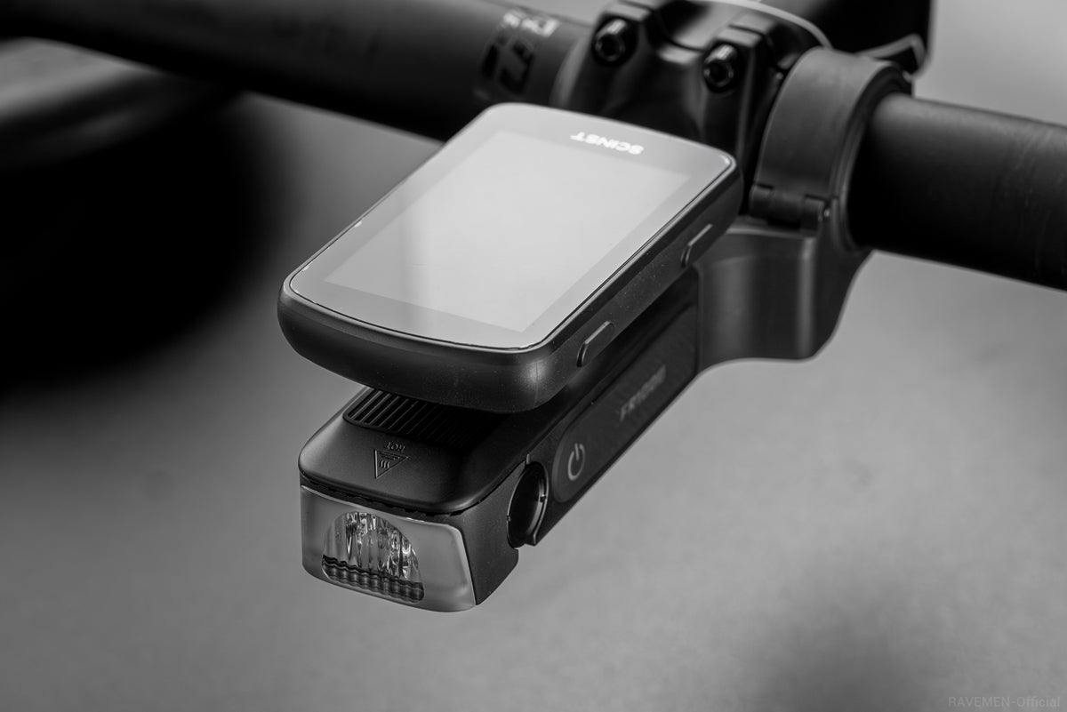 Front lamp RAVEMEN FR1000, rechargeable, GPS holder for Garmin/Wahoo/XOSS Model FR1000