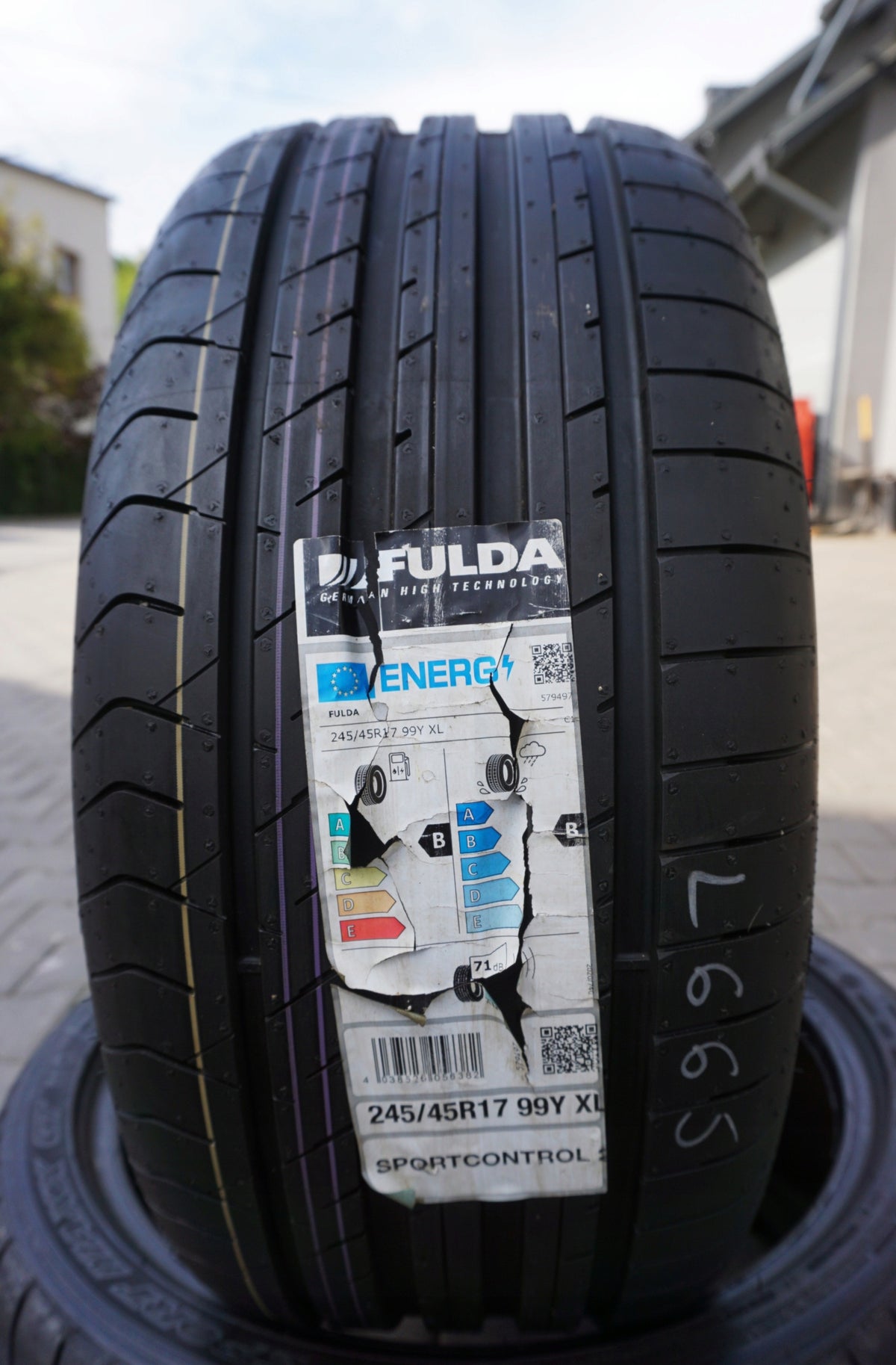 Fulda SportControl 2 245/45R17 99Y L665 Number of tires offered 1 pc.