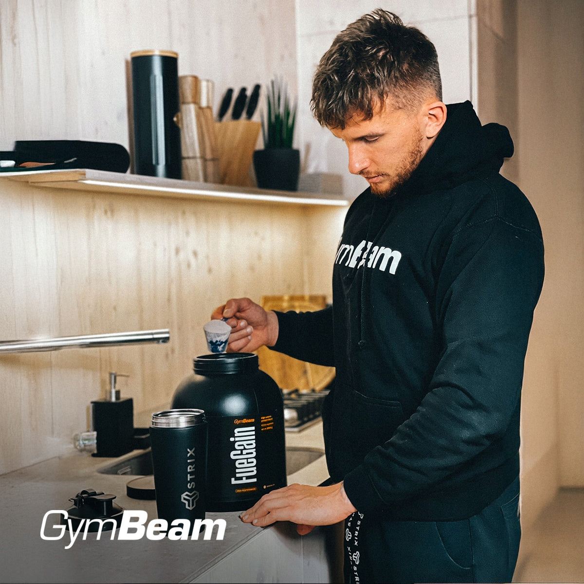 GAINER PREMIUM FueGain BLEND - GymBeam 2500g strawberry Expiration date at least six months from the date of purchase
