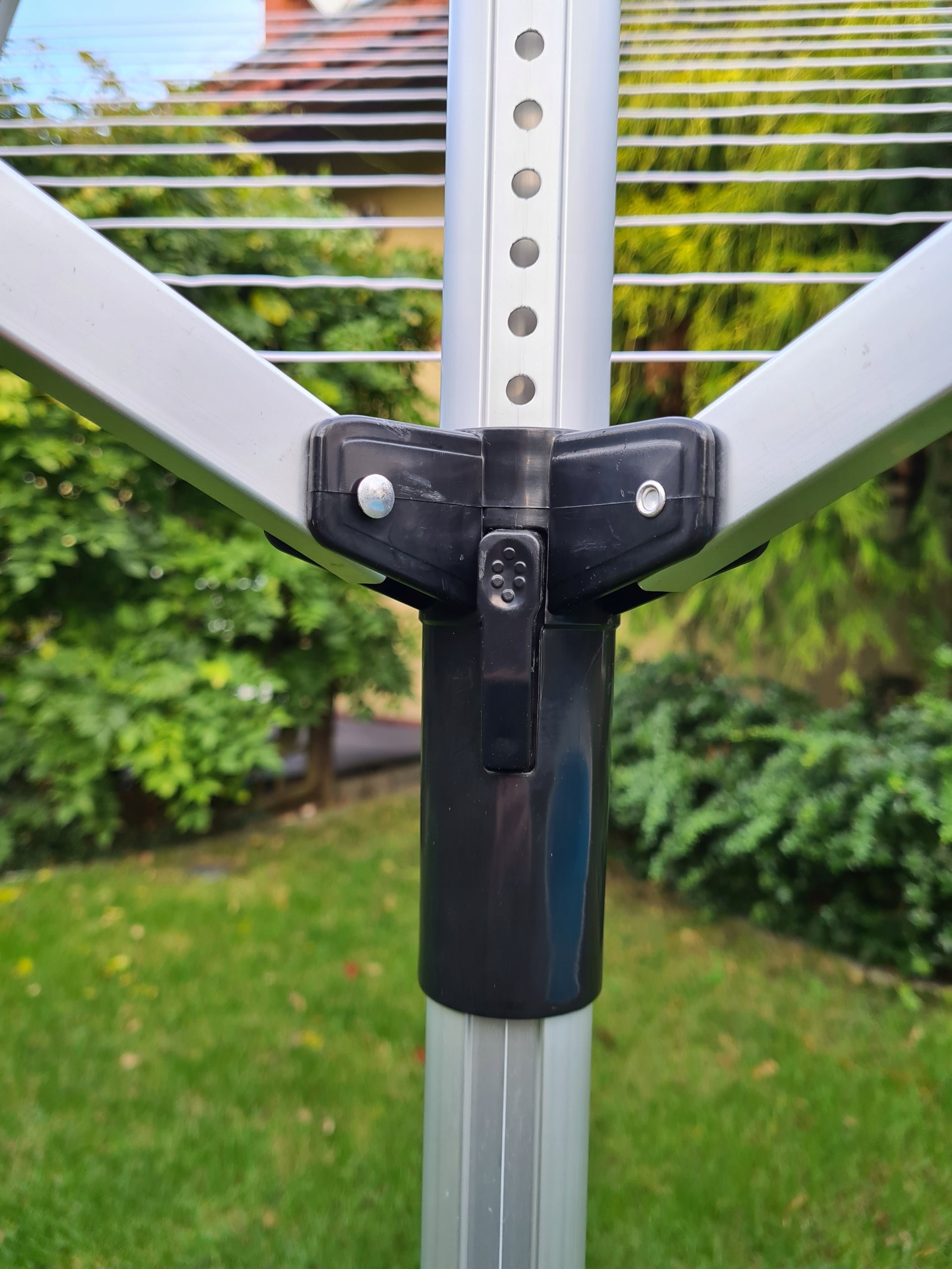 GARDEN DRYER 4 SWIVEL ARMS FOR OUTDOOR CLOTHES + COVER Additional information Foldable