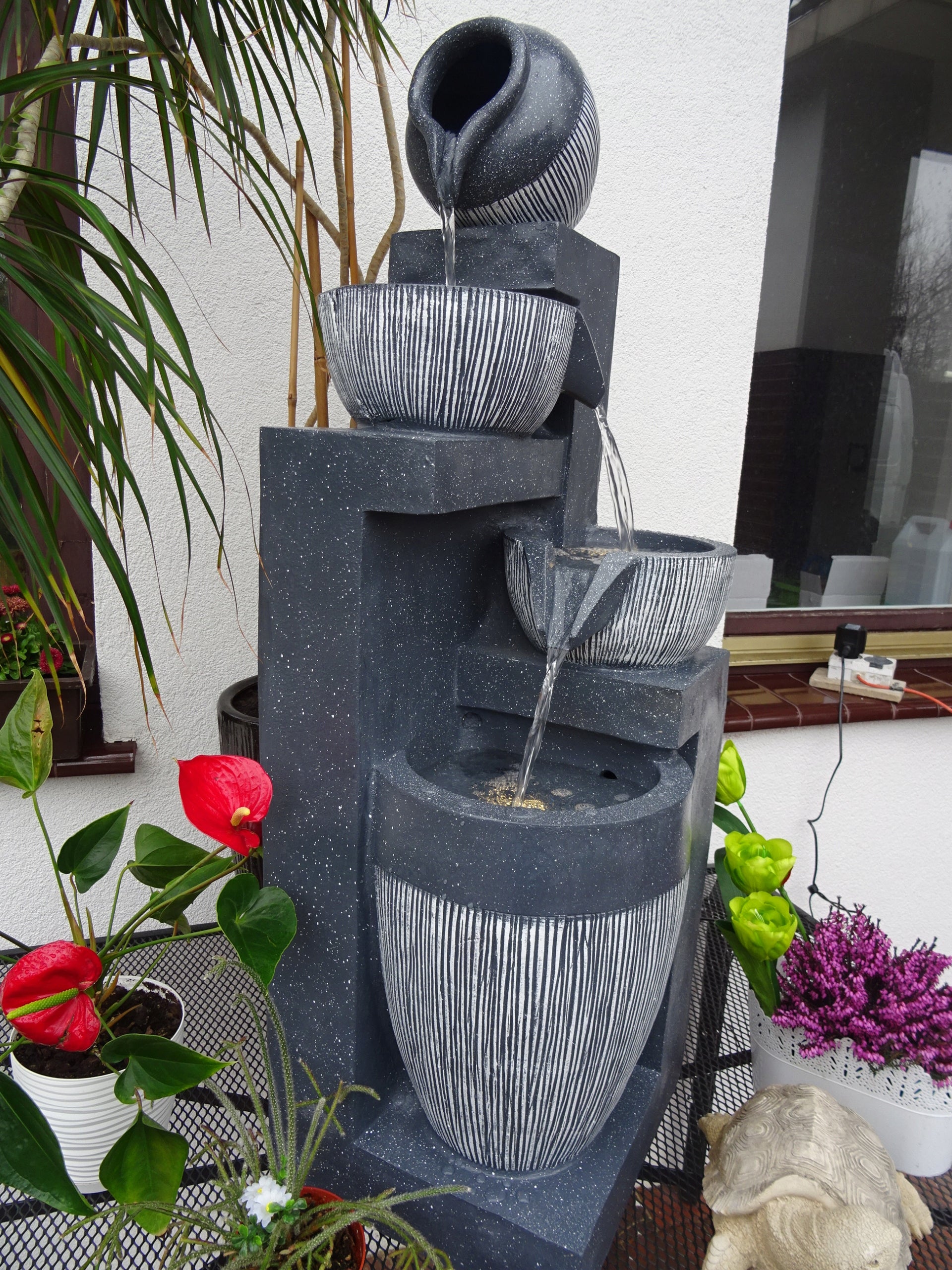 GARDEN FOUNTAIN - DECORATIVE " A D A " H.117cm ! LED axis ! Manufacturer no brand