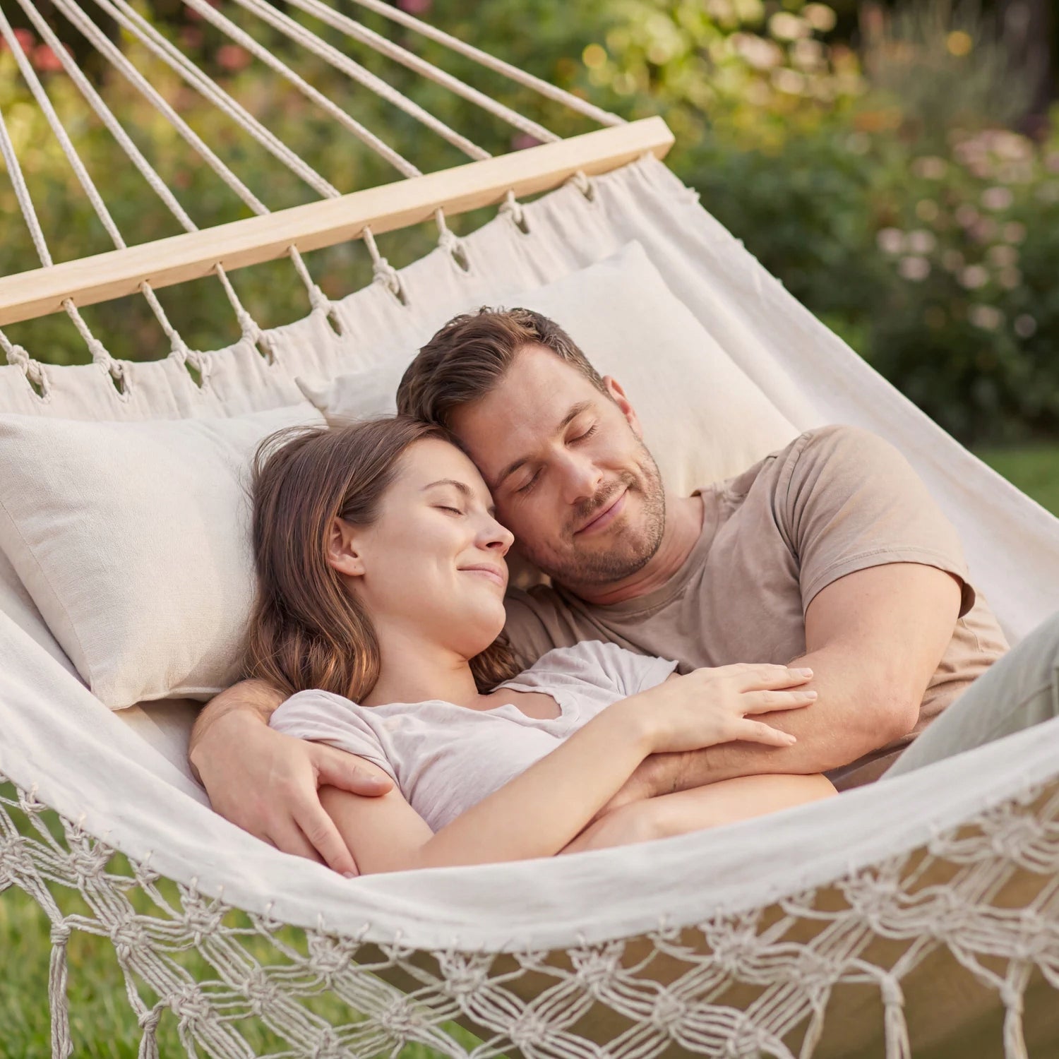 GARDEN HAMMOCK DOUBLE LARGE BOHO WITH PILLOWS AND BAR OUTTEC Kind hammock with rod