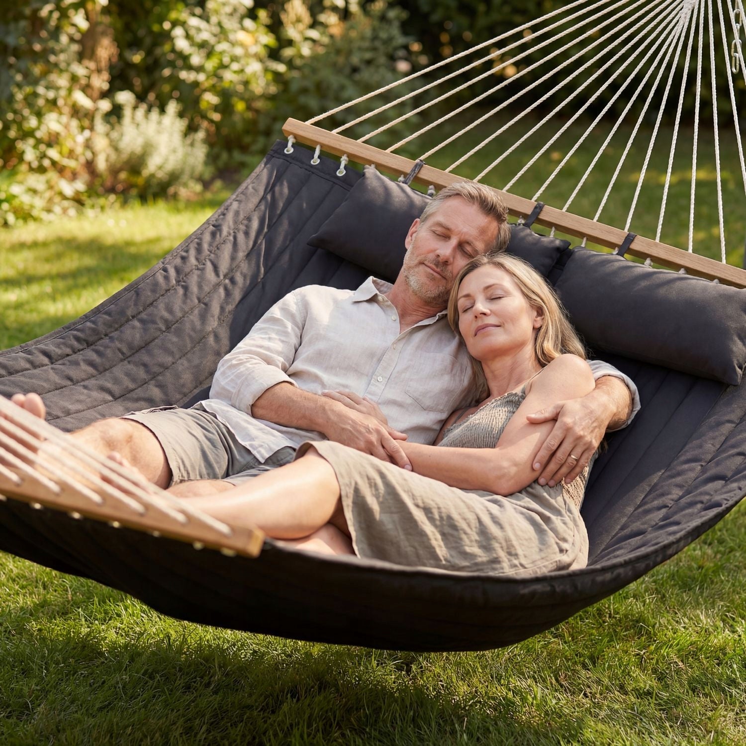 GARDEN HAMMOCK DOUBLE LARGE WITH PILLOWS AND BAR LUVERNO Kind hammock with rod