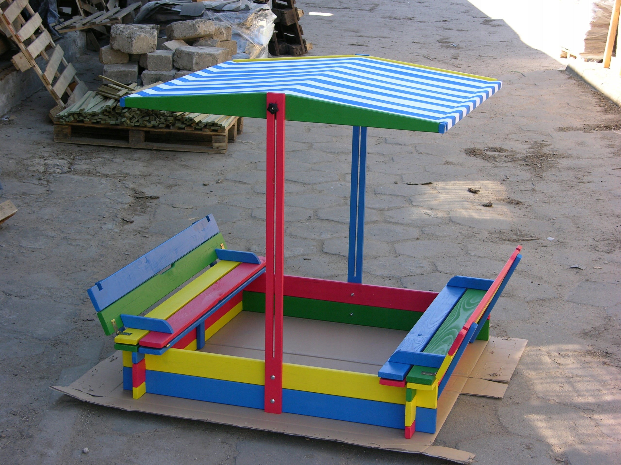 GARDEN SANDBOX FOR CHILDREN WITH A COLORFUL ROOF Kid's age 3+ years
