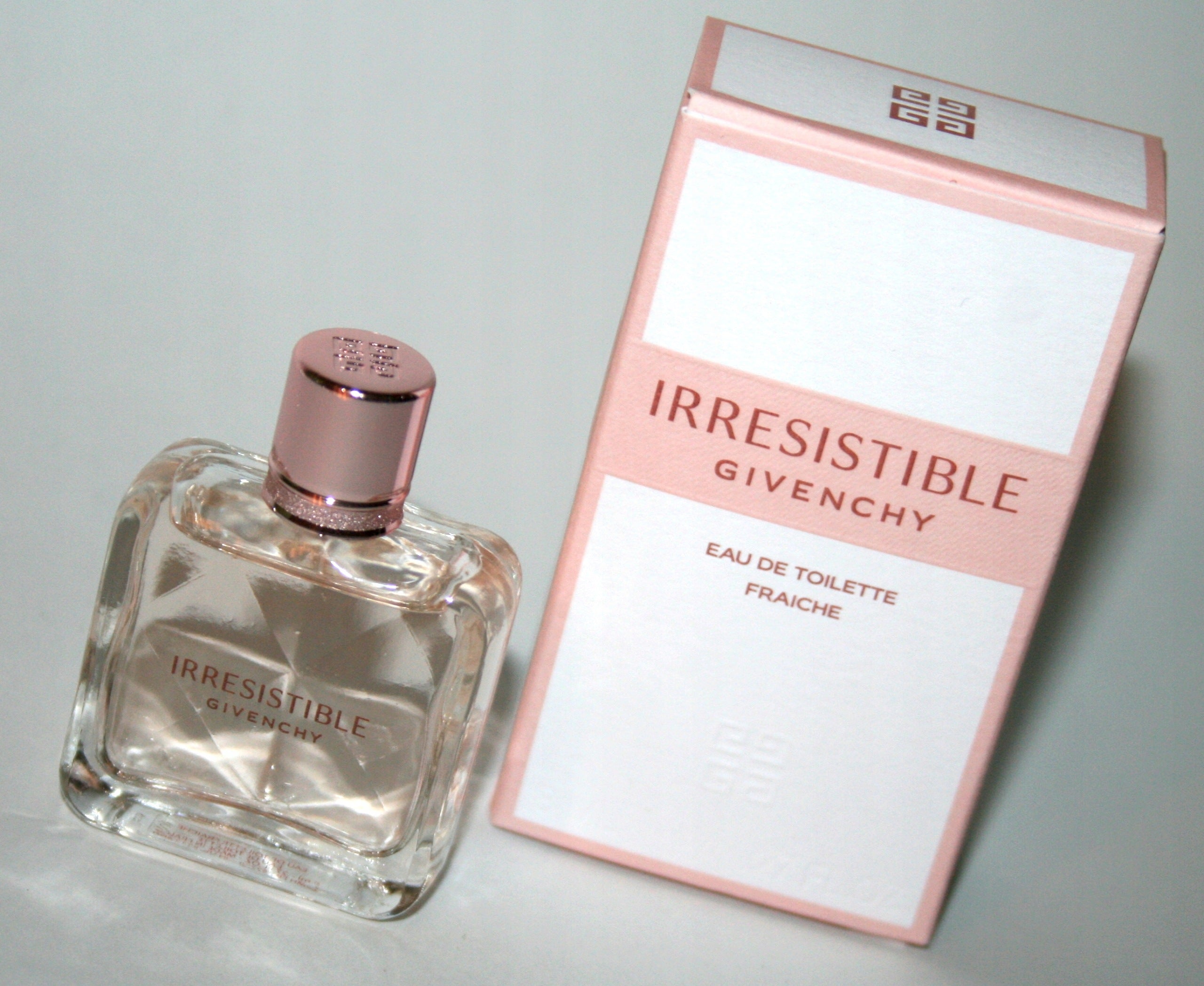 GIVENCHY IRRESISTIBLE EDT FRAICHE EAU DE TOILETTE MINIATURE 8 ml CARTON Manufacturer code GIVP036750