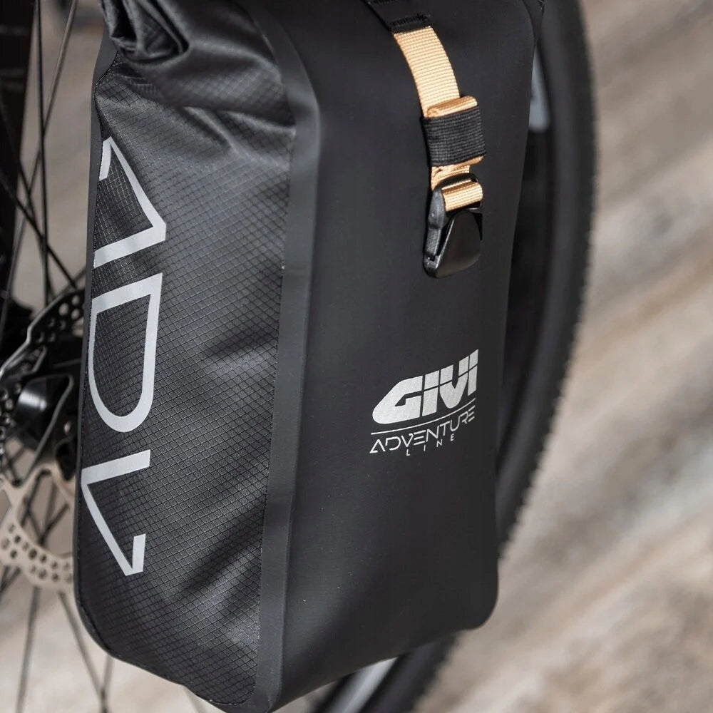 GIVI Carrier Fork Bike Bag Color black
