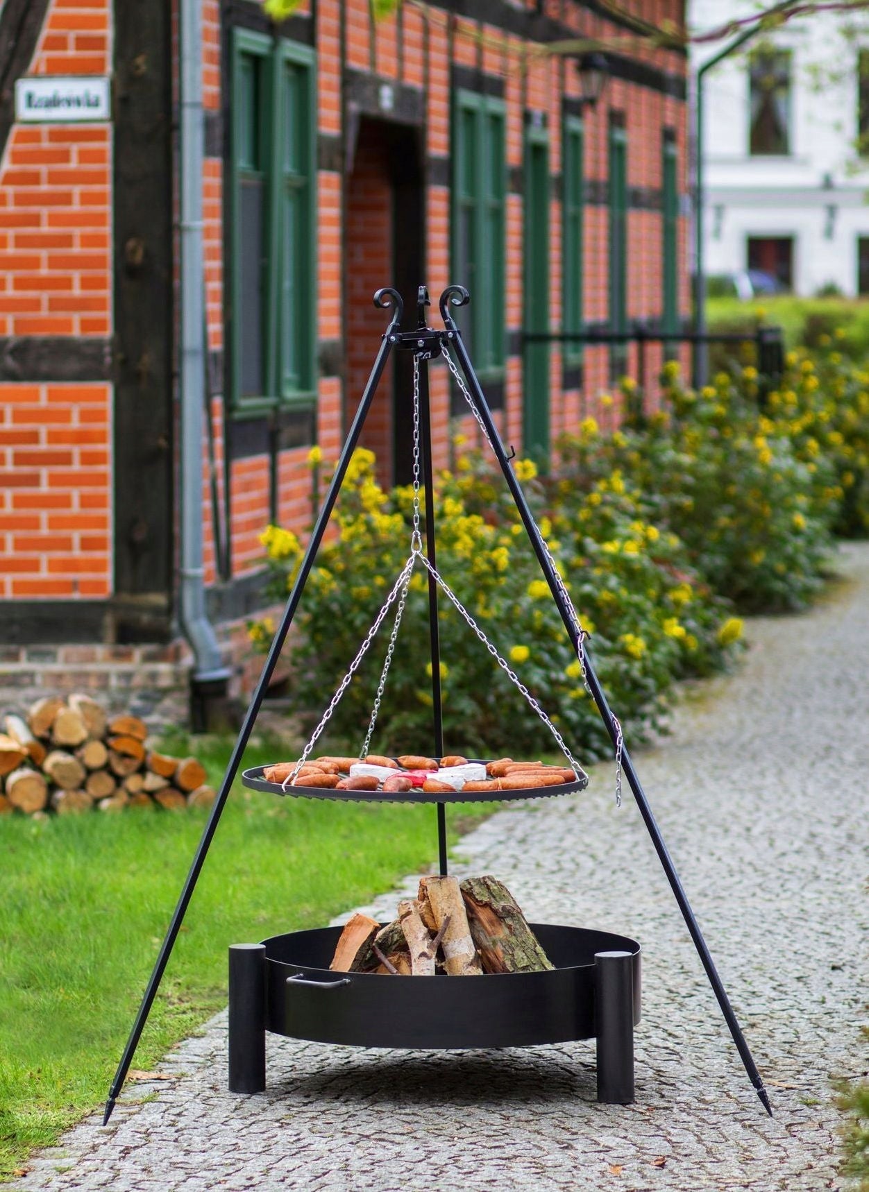 GRILL ON TRIPOD GARDEN STEEL BLACK 80CM + GARDEN FIREPLACE HAITI 80CM Manufacturer code Z111224.111238