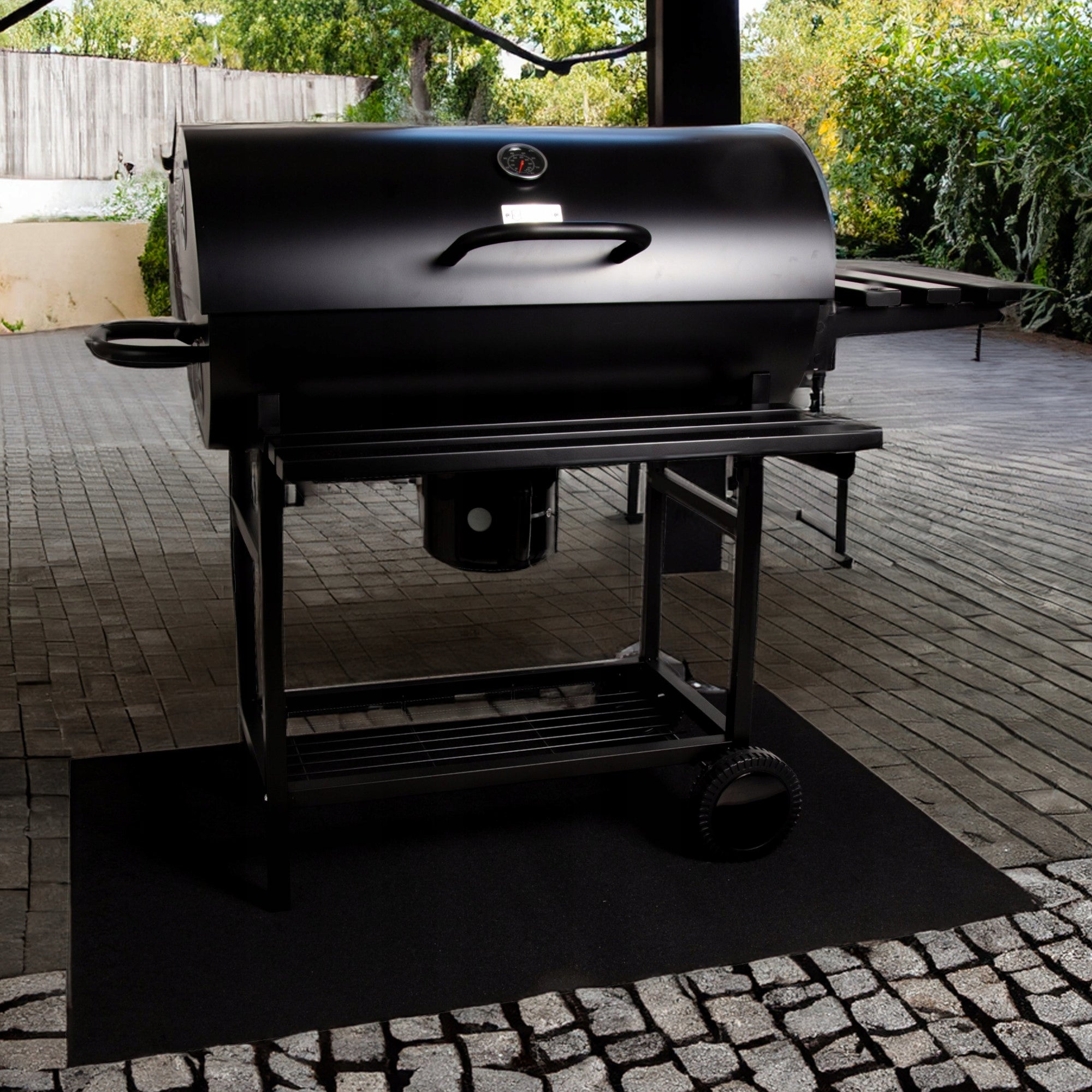 GRILL PROTECTIVE MAT 110x110cm BBQ LARGE PROTECTS THE FLOOR GRILL PAD Manufacturer code BCA0017