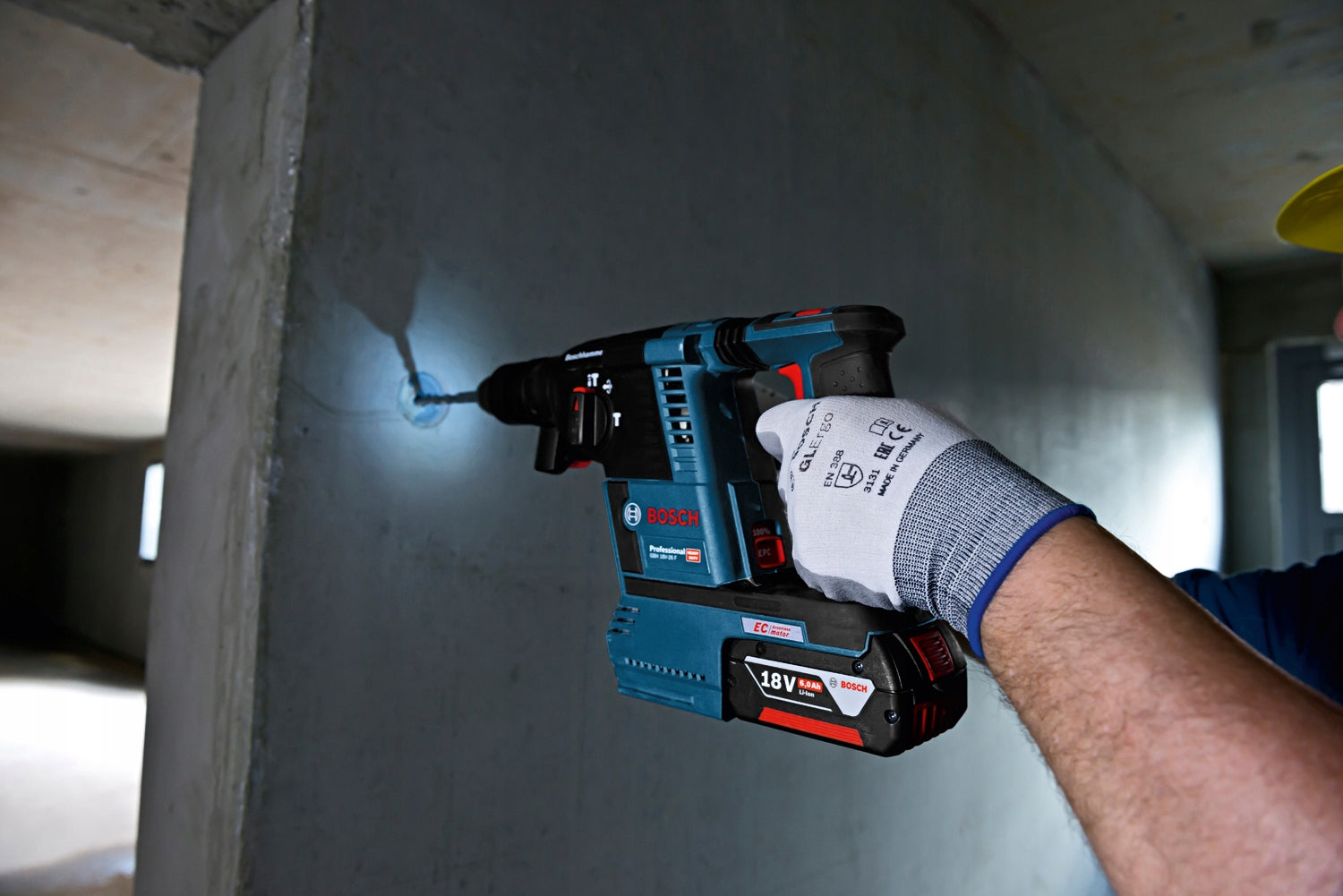 GSA18-28 (solo) Reciprocating saw 18 V stroke 28 mm 0-2900 rpm/min.EC carton Manufacturer code 06016C0000