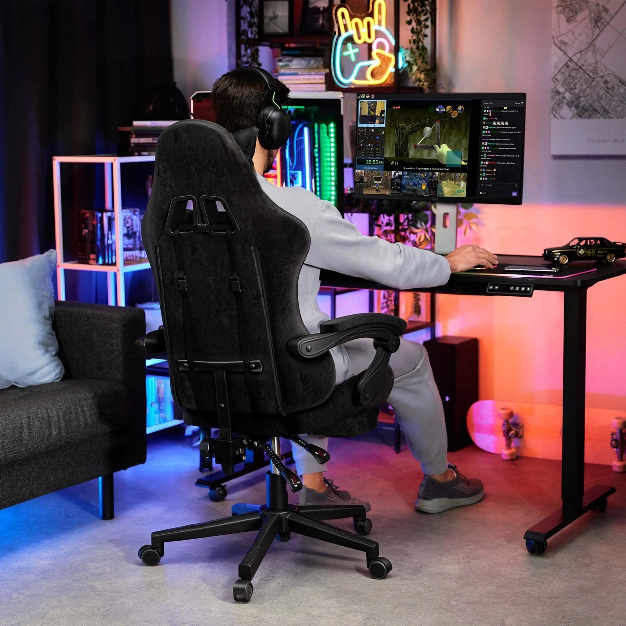 Gaming Chair Office Swivel Chair with Footrest For Office Ergonomic Packaging status original