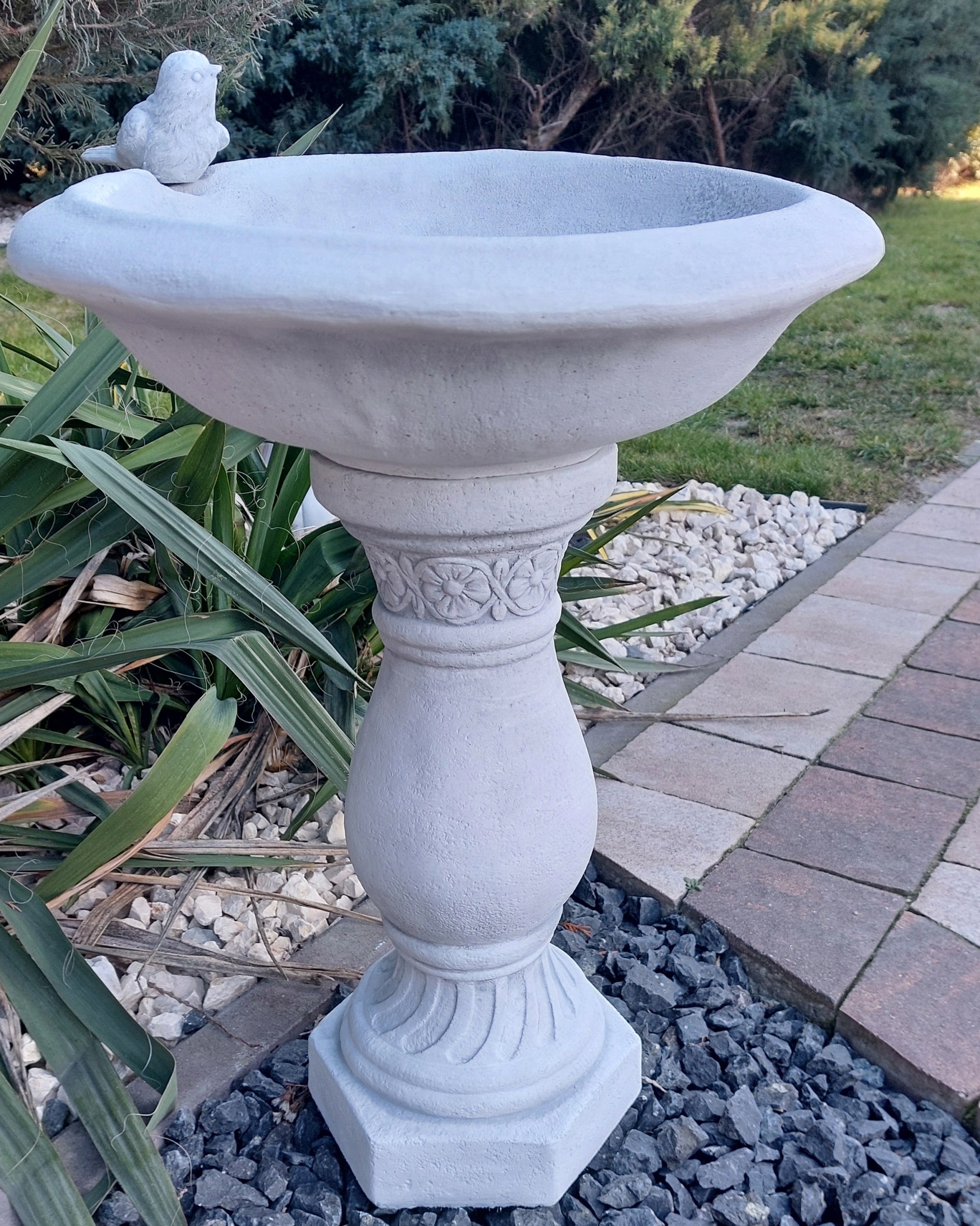 Garden Figures Concrete Drinker Garden Ornament Decoration Manufacturer code Po-013